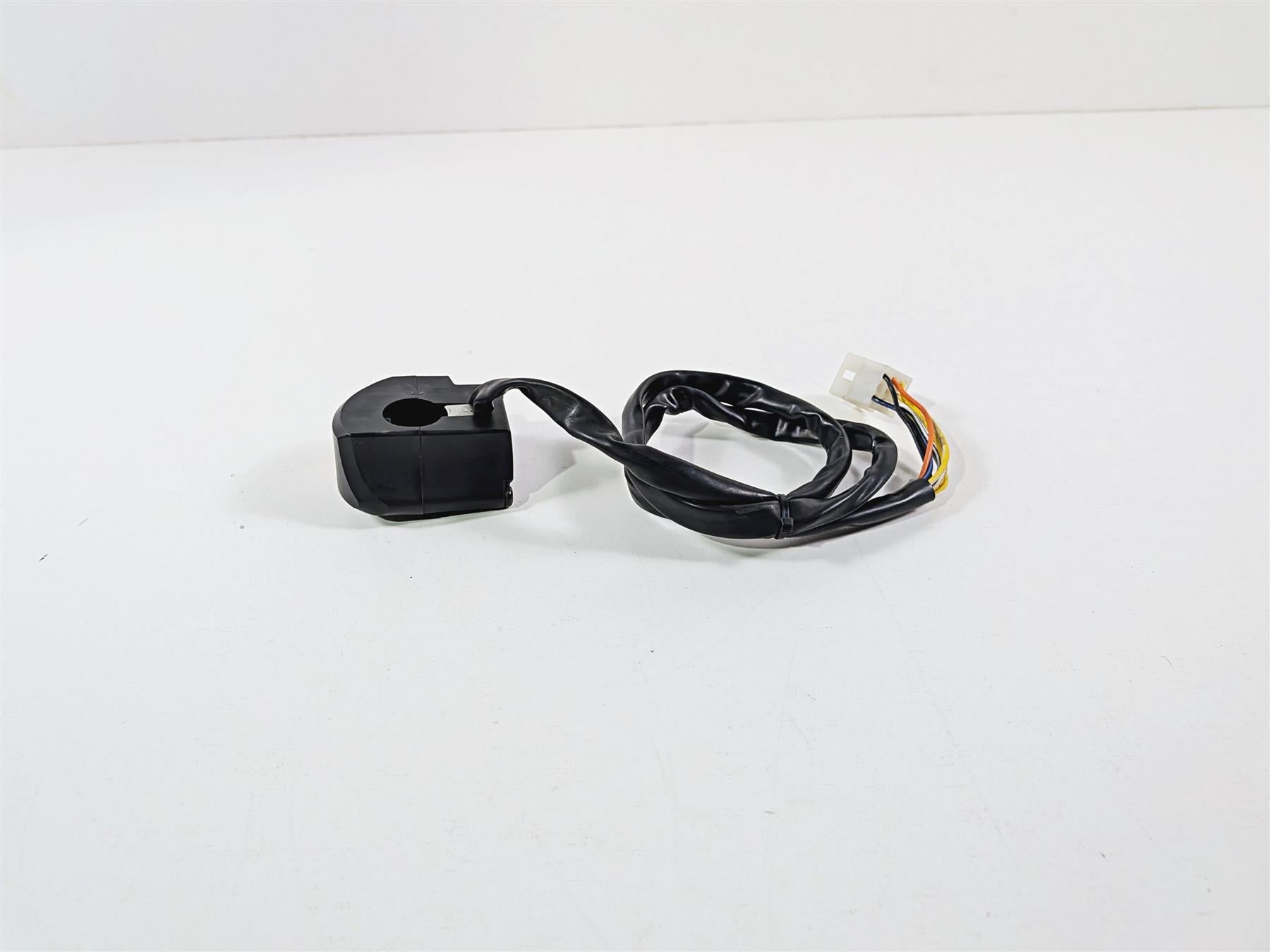 2005 KTM 950 LC8 Adventure Right Hand Control Switch Start Kill 60011074100 {{ shop.shopifyCountryName }} - Mototech271