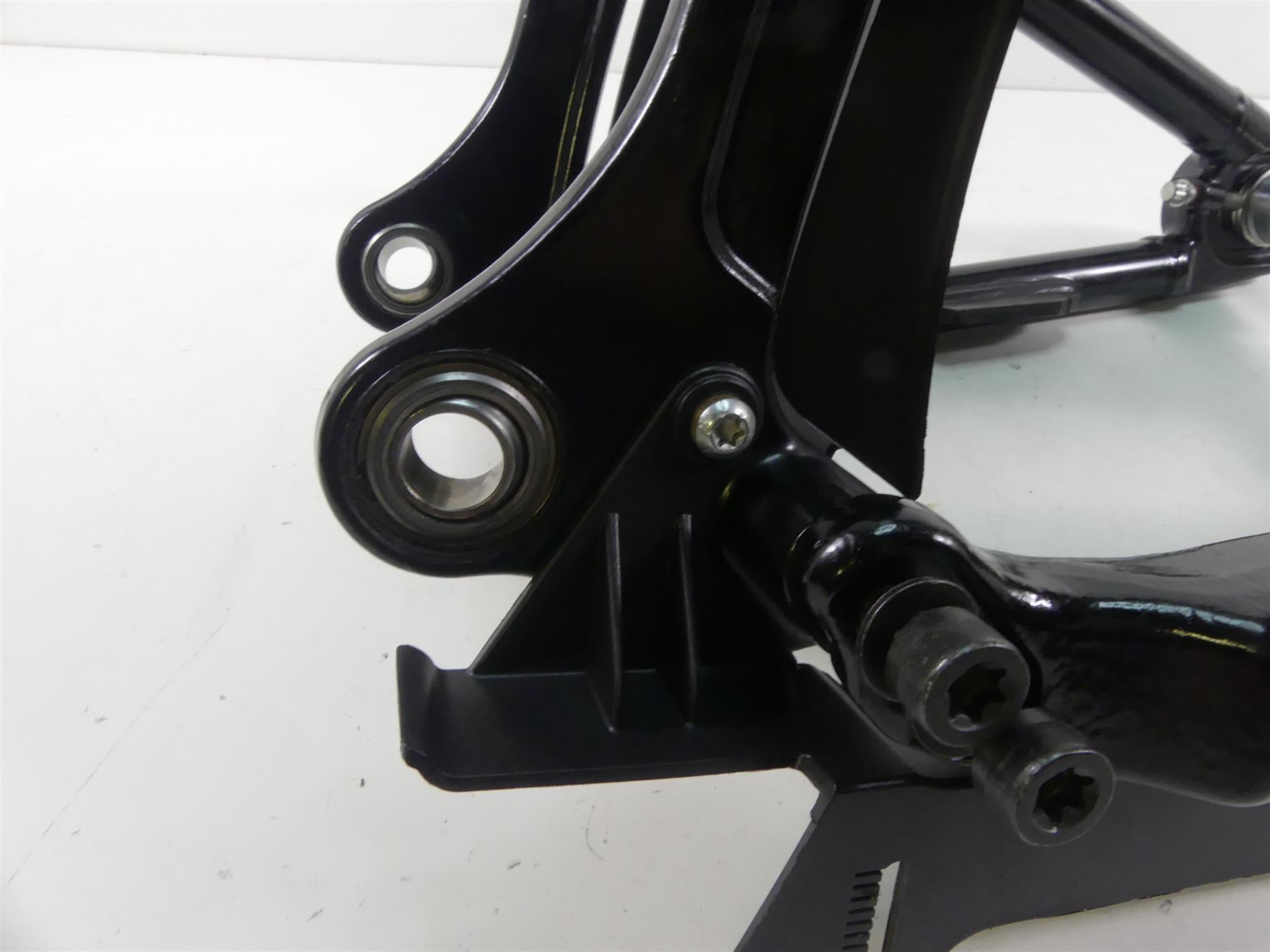 2018 Harley FLHC Softail Heritage Rear Swingarm Swing Arm + Axle 47400099BHP {{ shop.shopifyCountryName }} - Mototech271