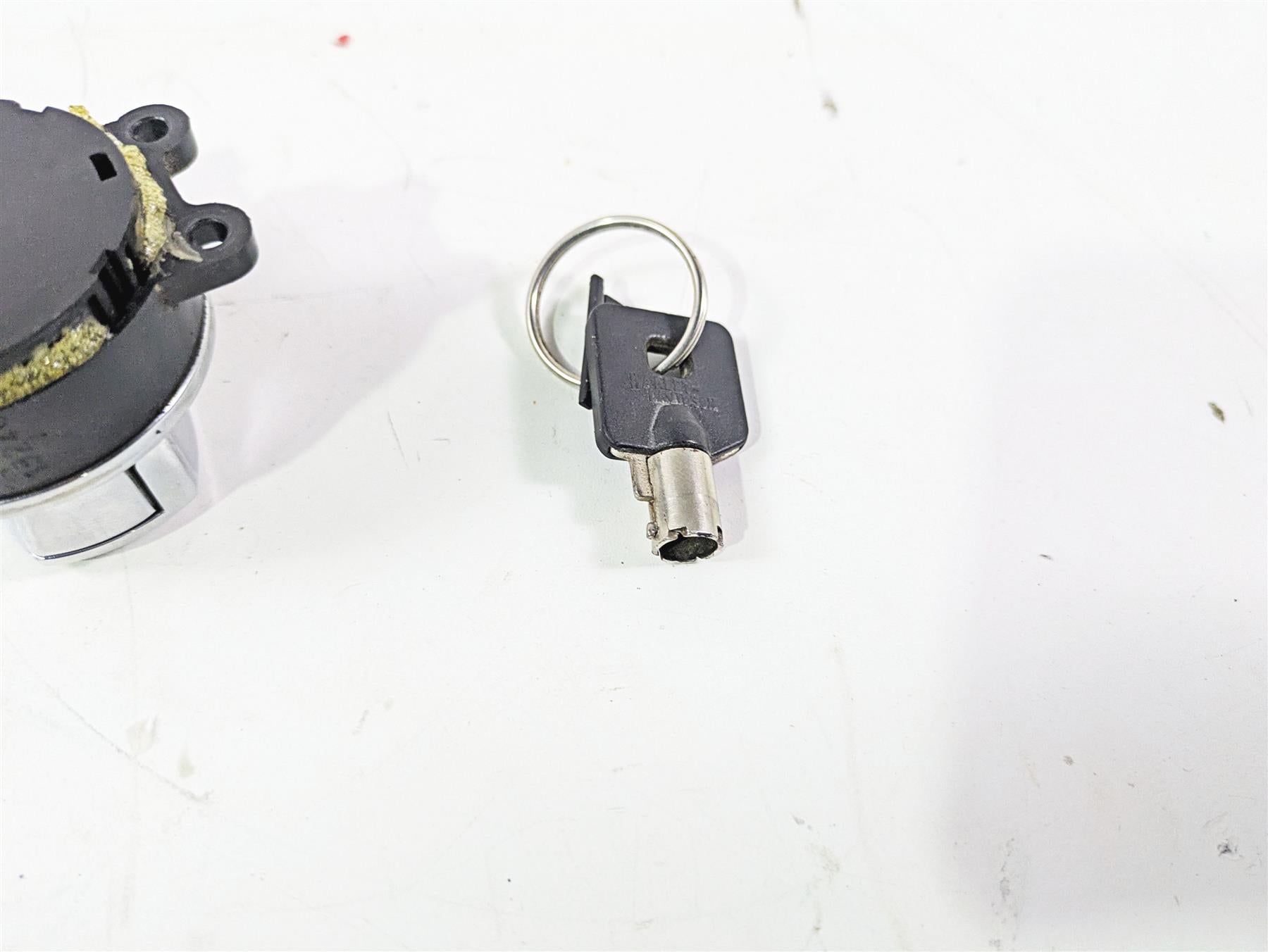 2014 Harley FLS Softail Slim Ignition Switch Key Lock Set 71400076 {{ shop.shopifyCountryName }} - Mototech271