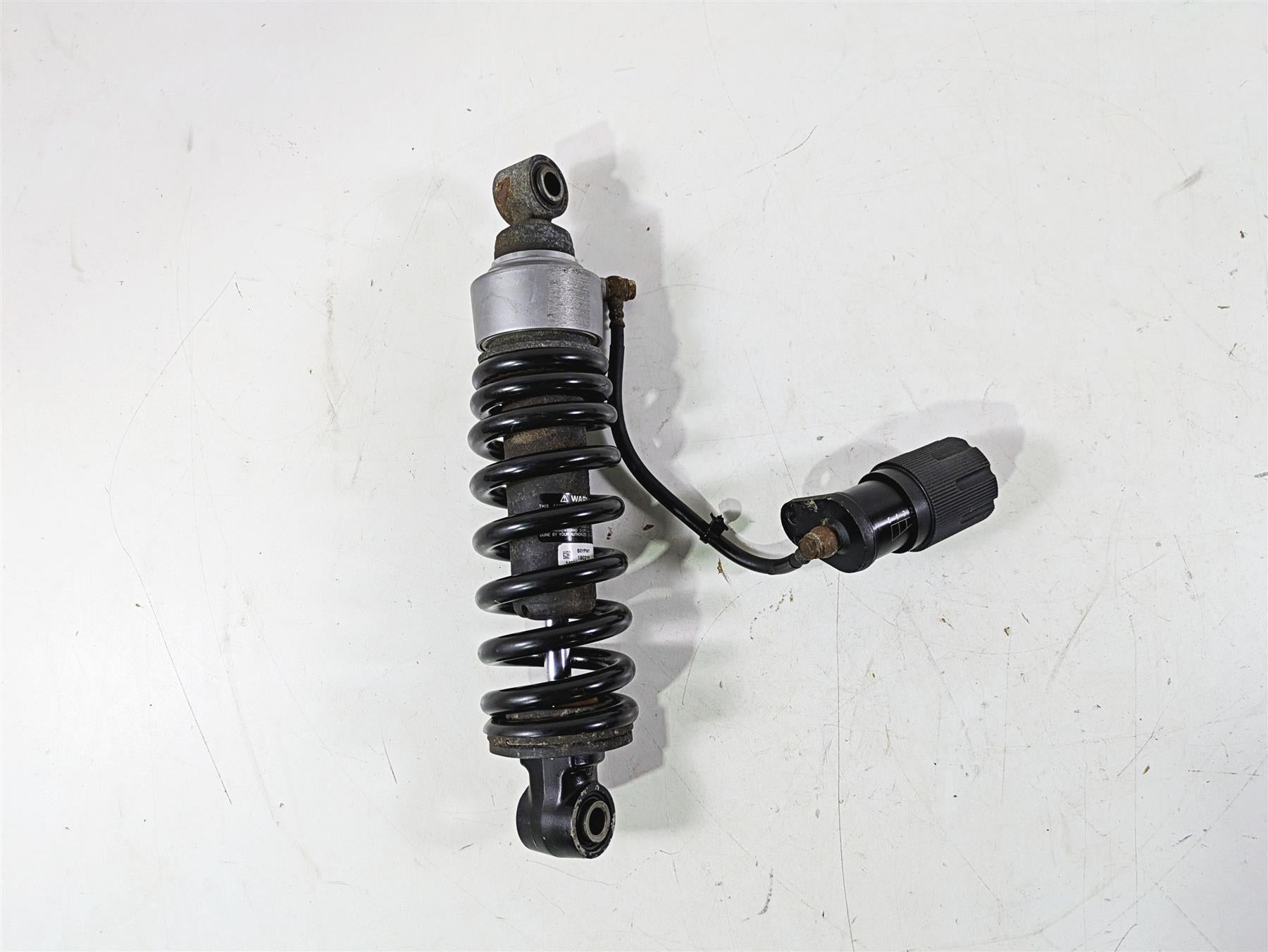 2018 Harley Softail FXFBS Fat Bob Straight Rear Suspension Shock Damper 54000111 {{ shop.shopifyCountryName }} - Mototech271