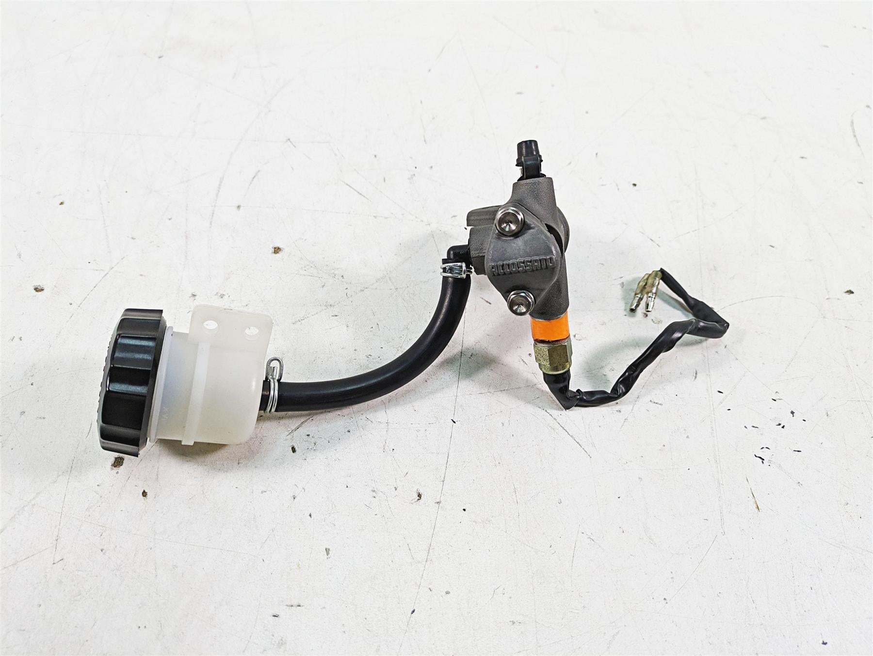 2013 MV Agusta F3 675 ERA Accossato Radial Brake Master Cylinder 19x18 CY023 {{ shop.shopifyCountryName }} - Mototech271