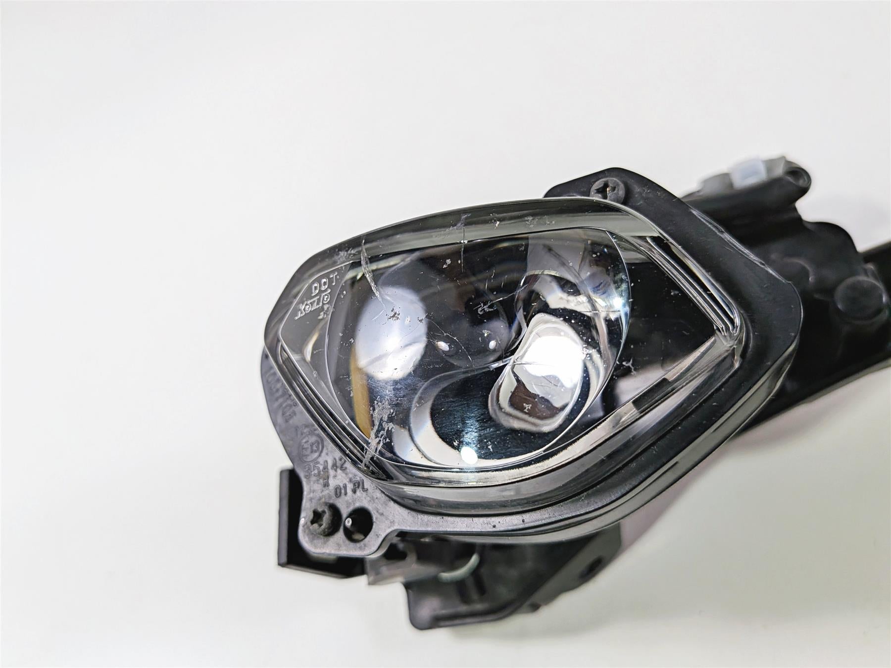 2022 Yamaha YZF R1 R1M RN65 Headlight Head Light Lamp Scratched B3L-84300-00-00-Mototech271