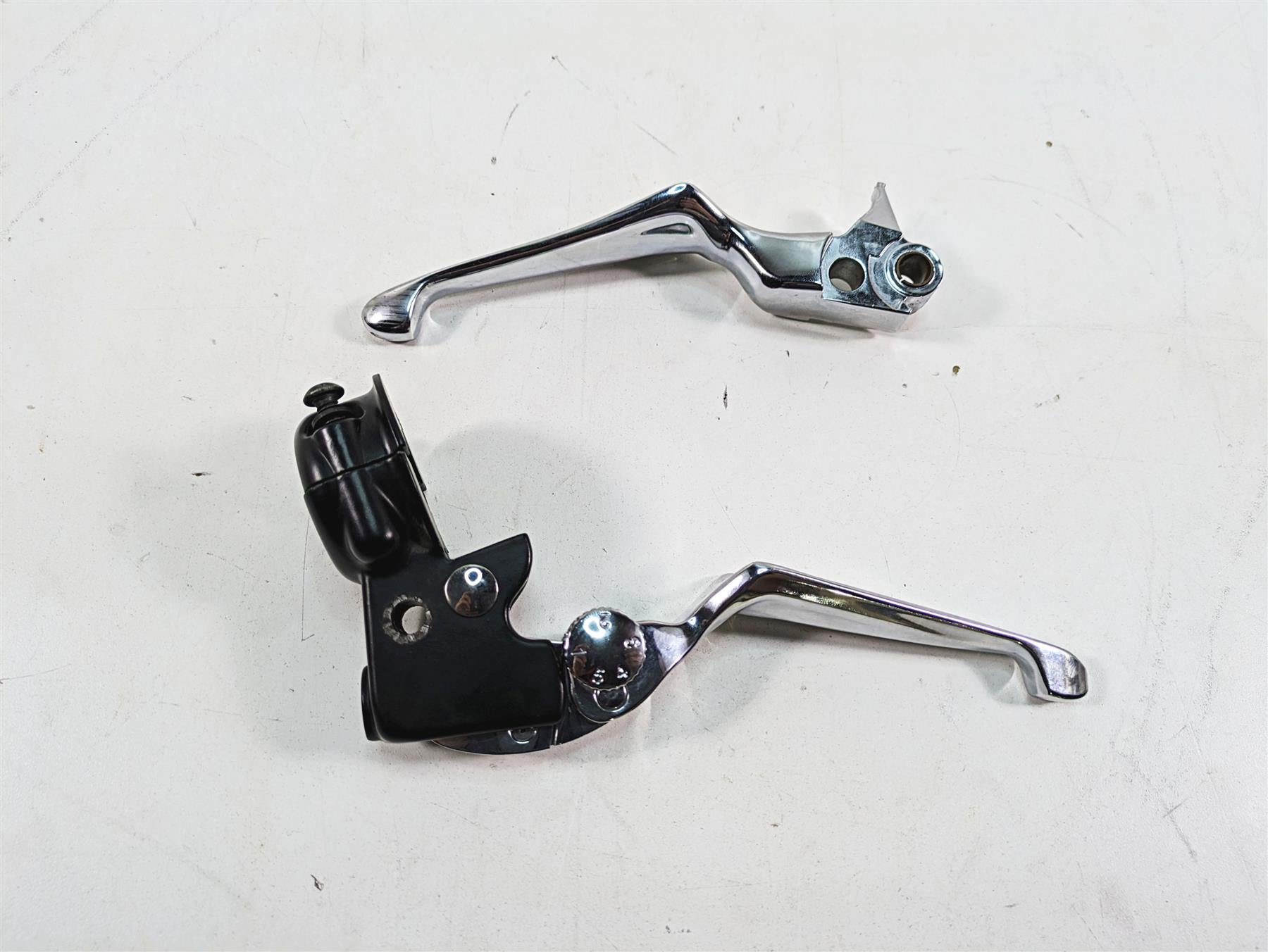 2012 Harley FLD Dyna Switchback Chrome Clutch & Brake Lever + Perch Set 38608-96 {{ shop.shopifyCountryName }} - Mototech271