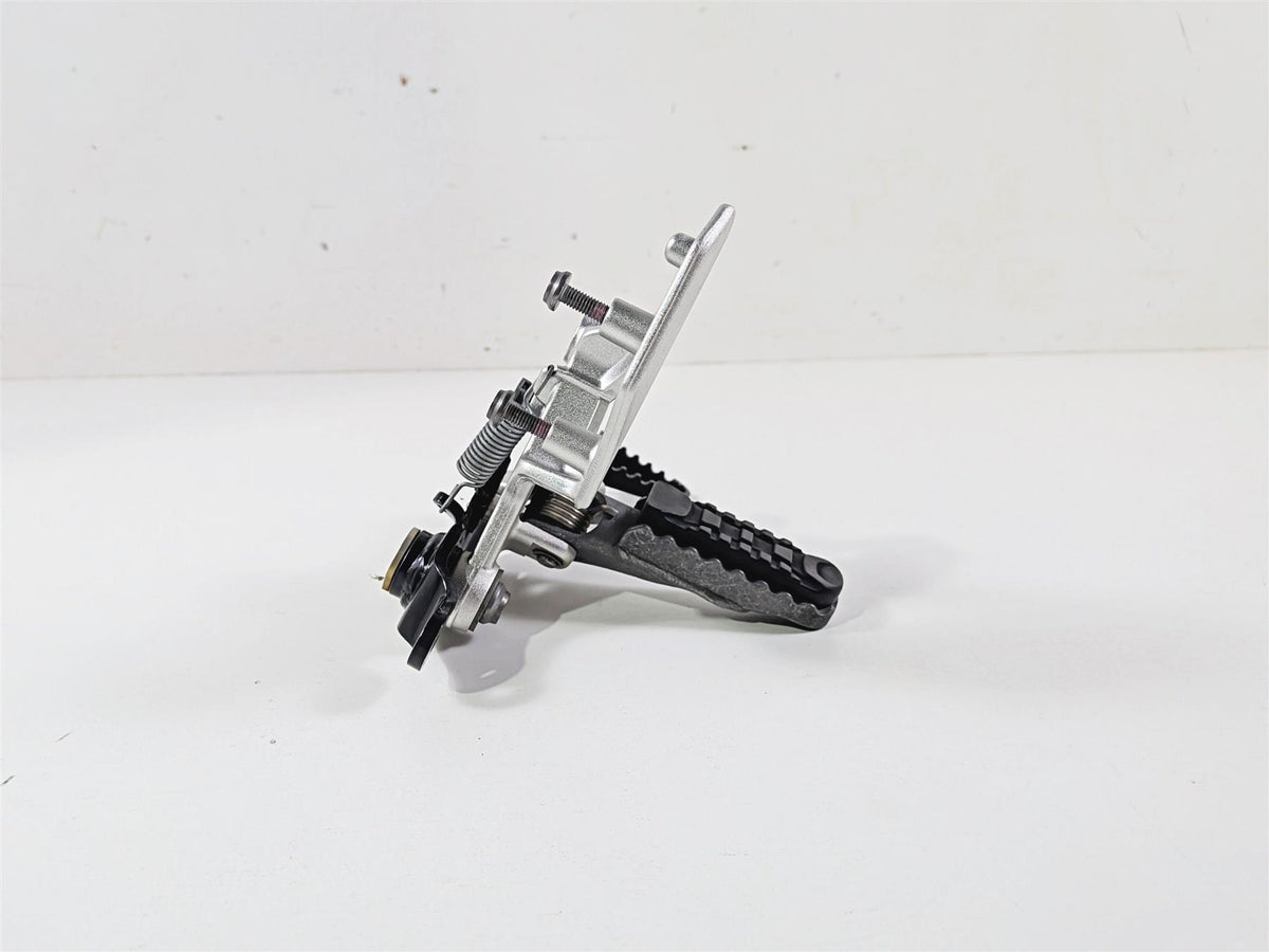 2023 BMW R nineT Scrambler K23 Right Footpeg & Brake Pedal 46719457888 {{ shop.shopifyCountryName }} - Mototech271