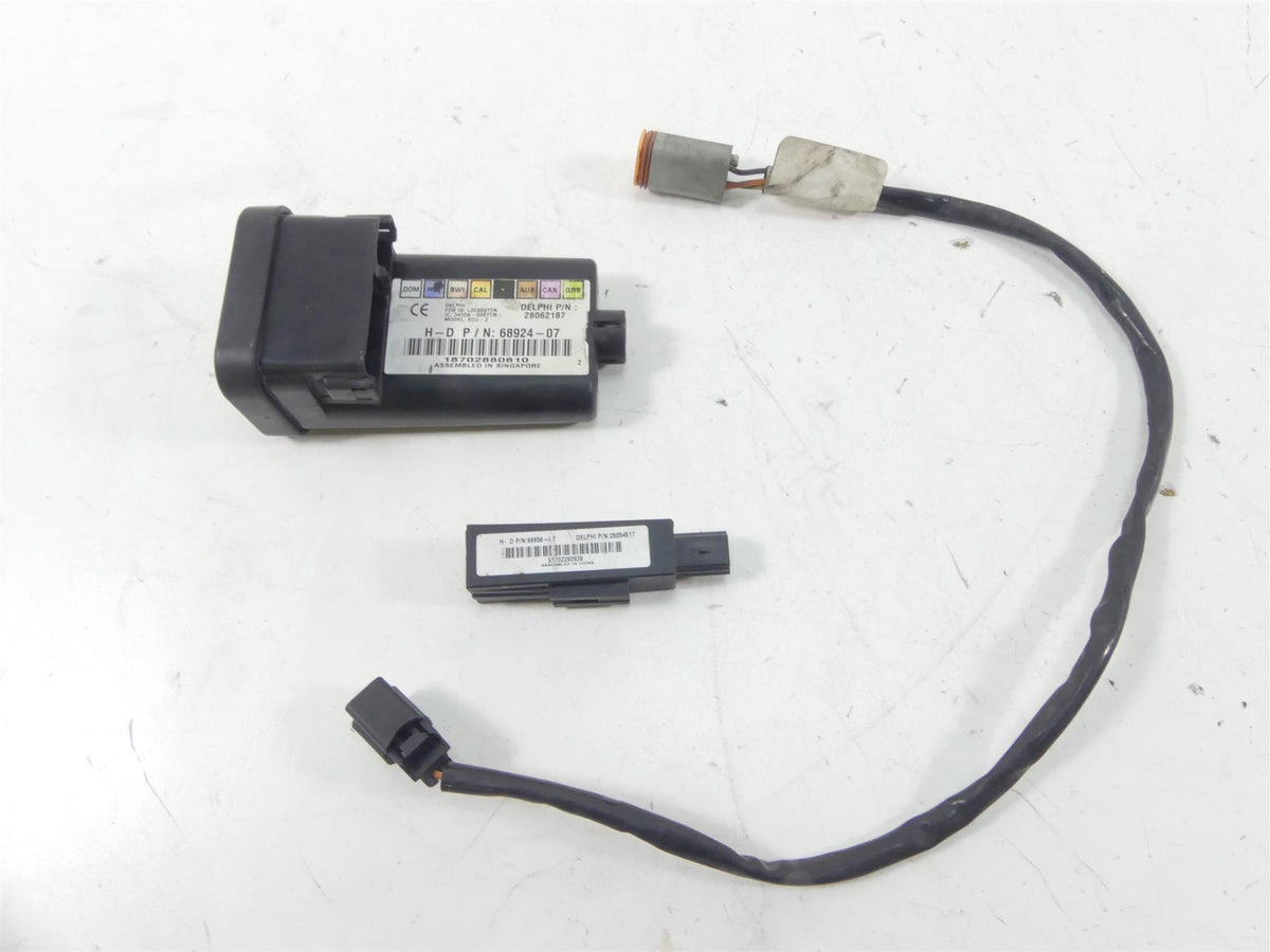 2011 Harley Touring FLTRX Road Glide Tssm Turn Signal Security -Read 68924-07 {{ shop.shopifyCountryName }} - Mototech271