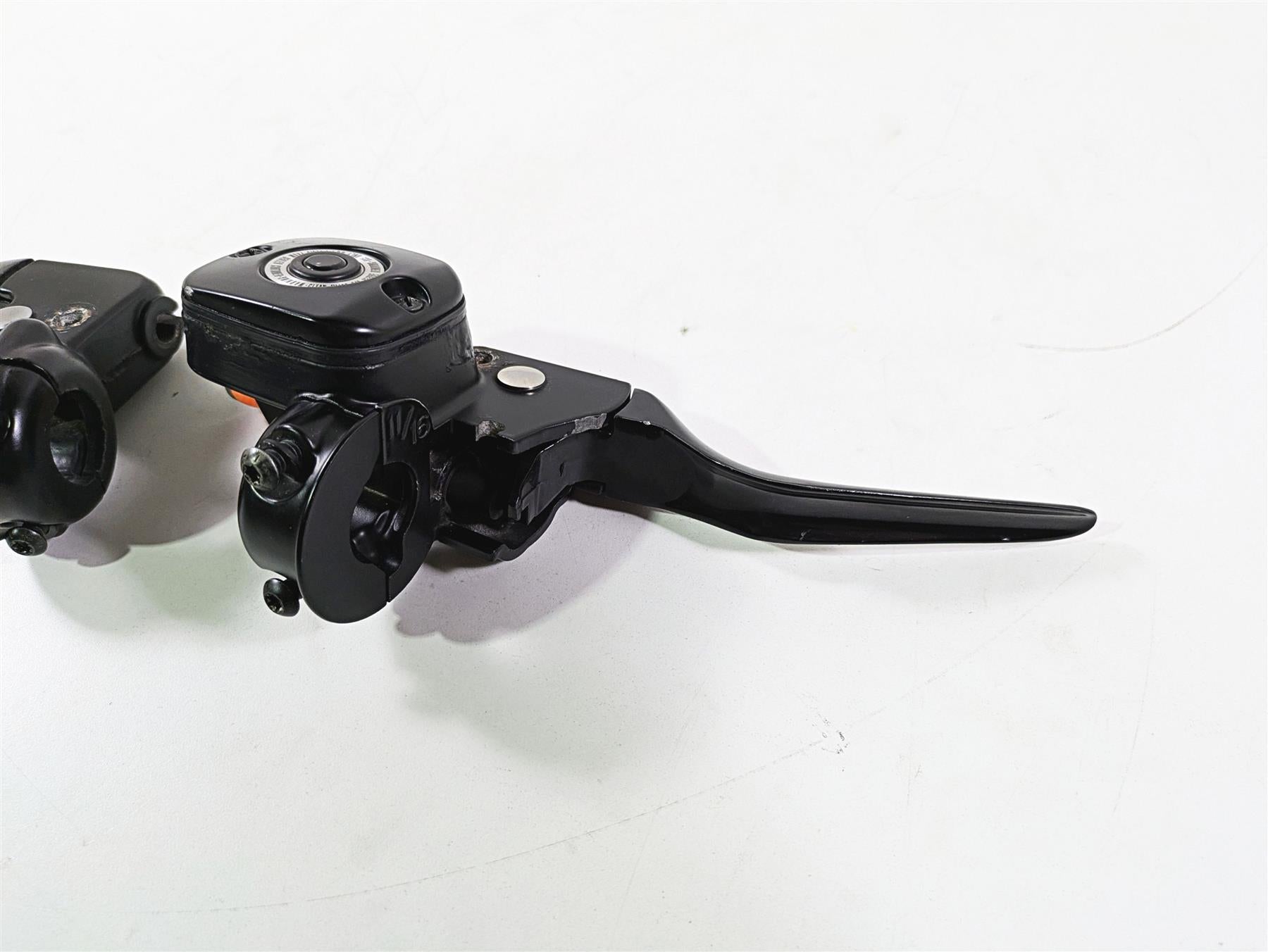 2014 Harley FXDL Dyna Low Rider Front Brake Master Cylinder 11/16" Set 45170-08F {{ shop.shopifyCountryName }} - Mototech271