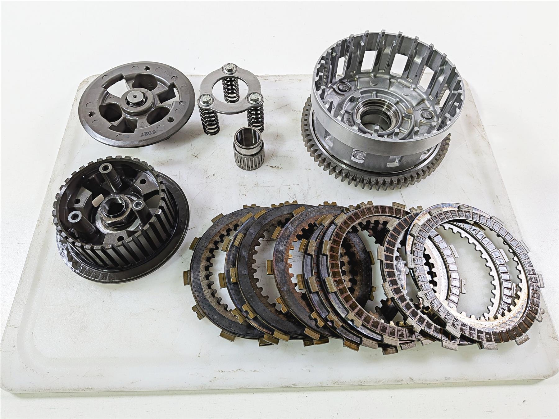 2016 Yamaha YZF R1 RN32 Clutch Basket & Friction Disc Set 2CR-16150-00-00 {{ shop.shopifyCountryName }} - Mototech271