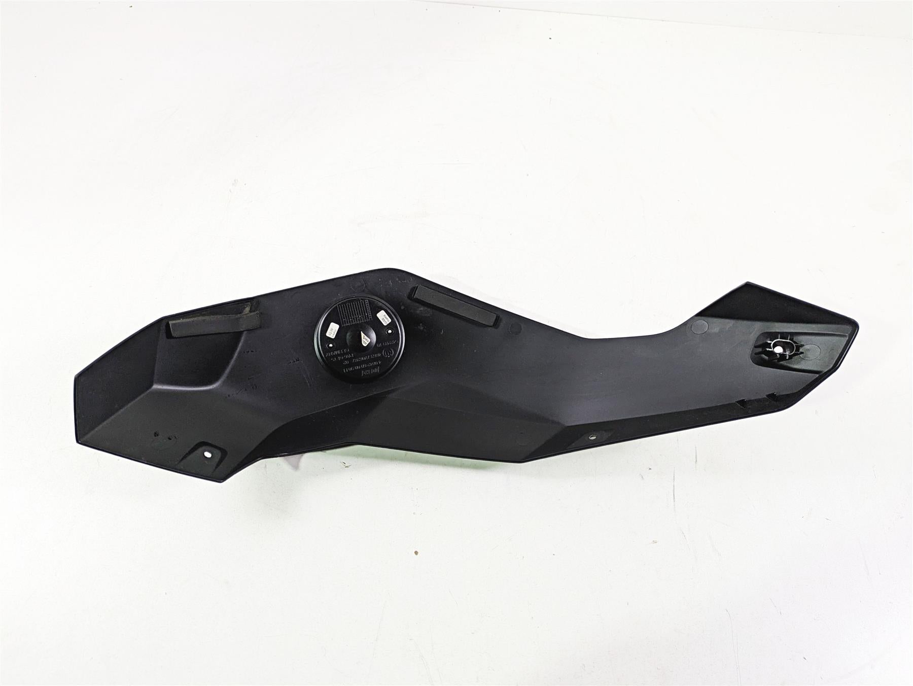 2009 BMW R1200GS K255 Adv Left Side Fuel Tank Cover & Emblem 46637706287 {{ shop.shopifyCountryName }} - Mototech271