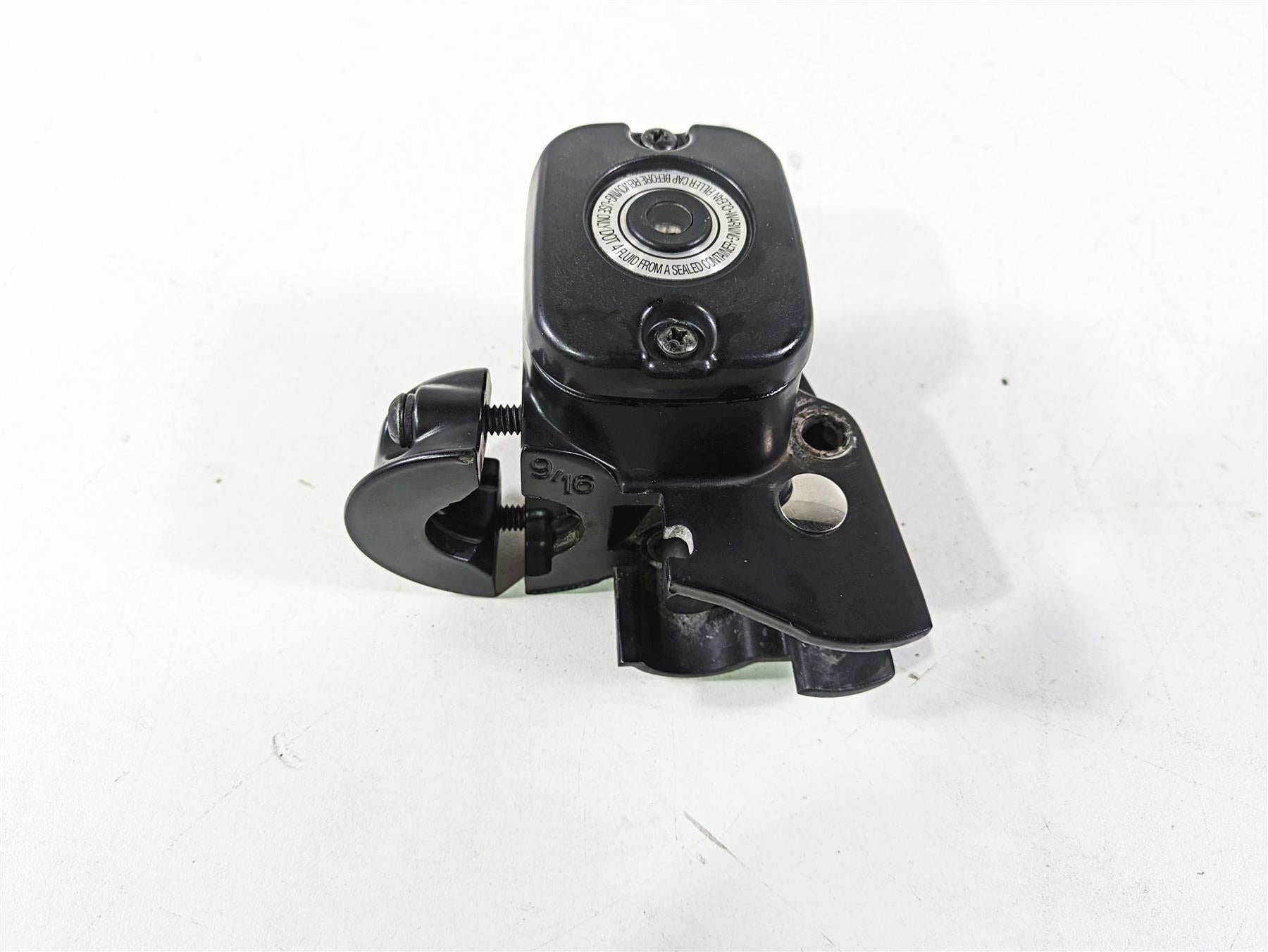 2017 Harley Dyna FXDB Street Bob Front Brake Master Cylinder 9/16 Bore 45029-11D {{ shop.shopifyCountryName }} - Mototech271