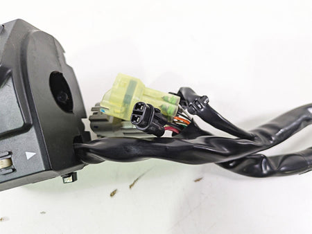 2021 Kawasaki Z900 ZR900 Left Hand Control Switch - Read 46091-0492 {{ shop.shopifyCountryName }} - Mototech271