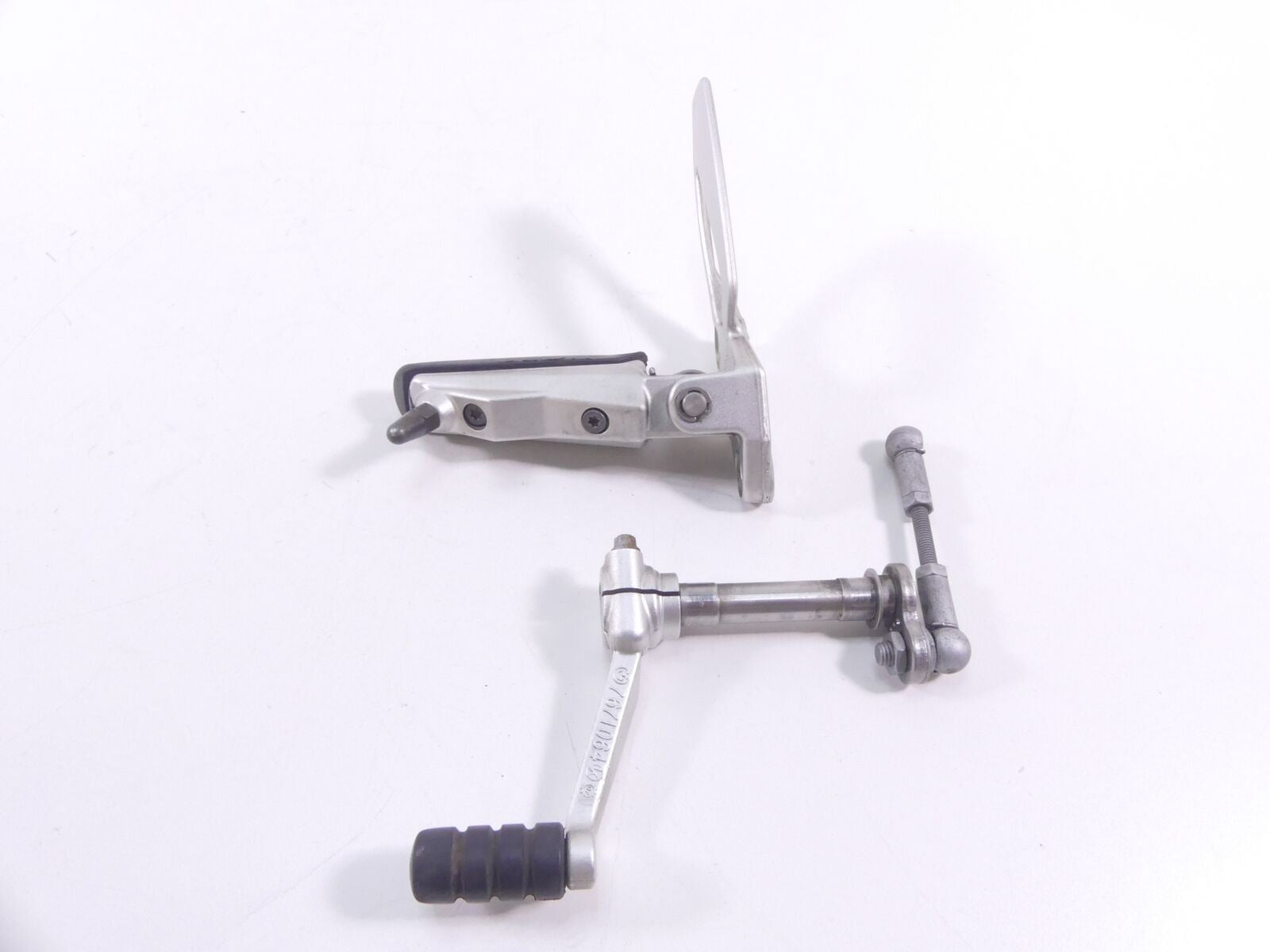 2008 BMW R1200R K27 Left Rider Footpeg Foot Peg + Shift Pedal Set 46717700913 {{ shop.shopifyCountryName }} - Mototech271