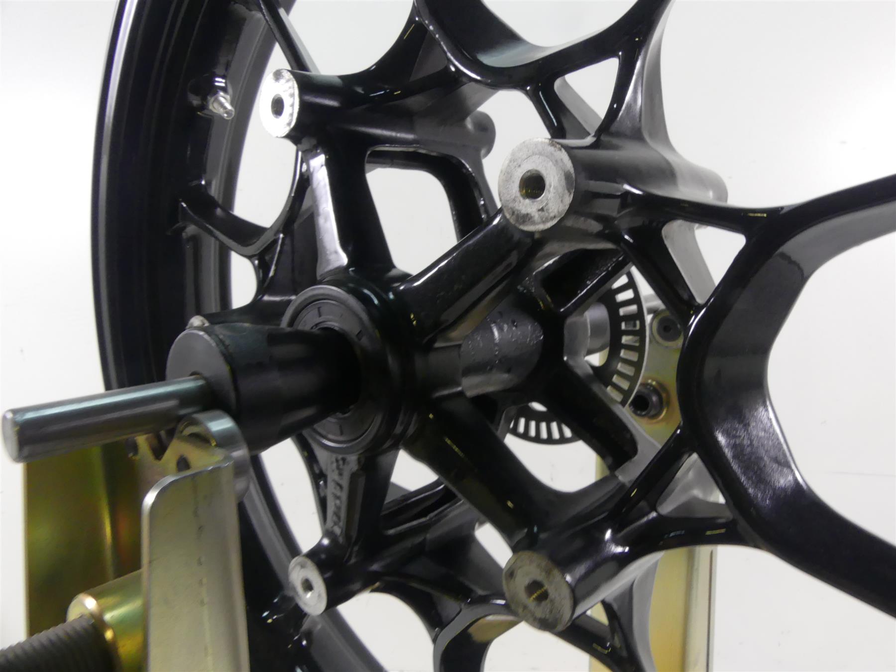 2019 Indian Motorcycle Co. FTR1200 Front Wheel Rim 19x3 -Read 1523218 {{ shop.shopifyCountryName }} - Mototech271