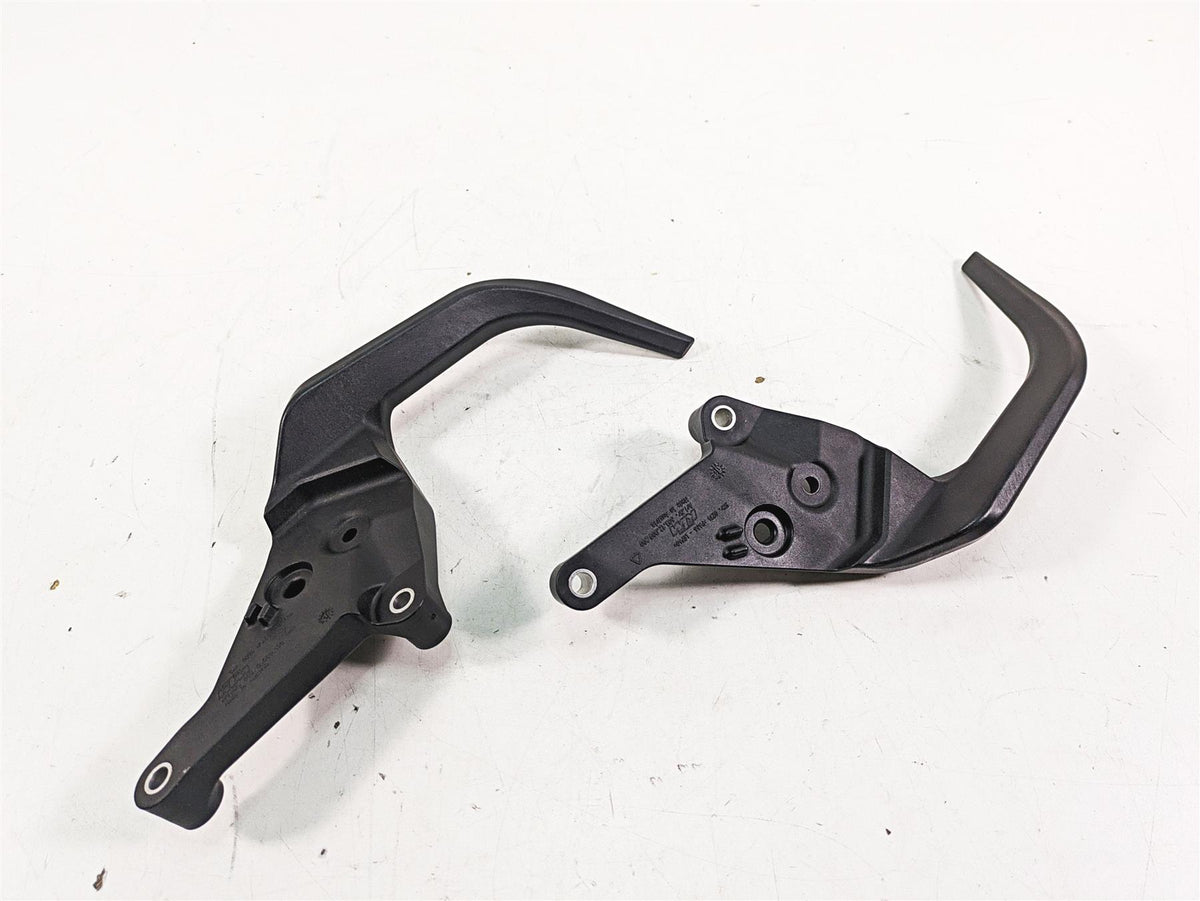 2020 KTM 1290 Super Adventure R Rear Passenger Grab Handle Set 6031200810030 {{ shop.shopifyCountryName }} - Mototech271