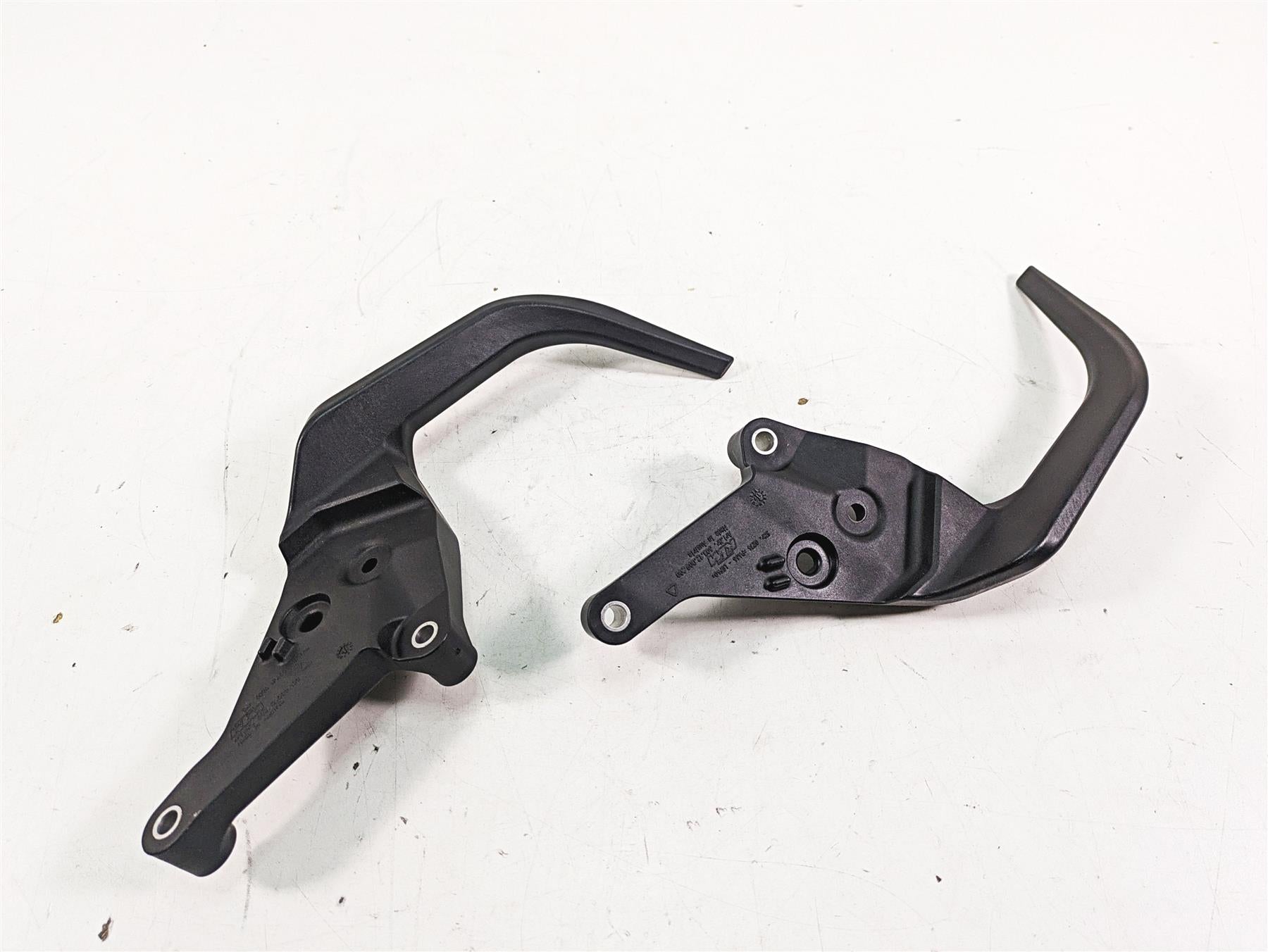2020 KTM 1290 Super Adventure R Rear Passenger Grab Handle Set 6031200810030 {{ shop.shopifyCountryName }} - Mototech271