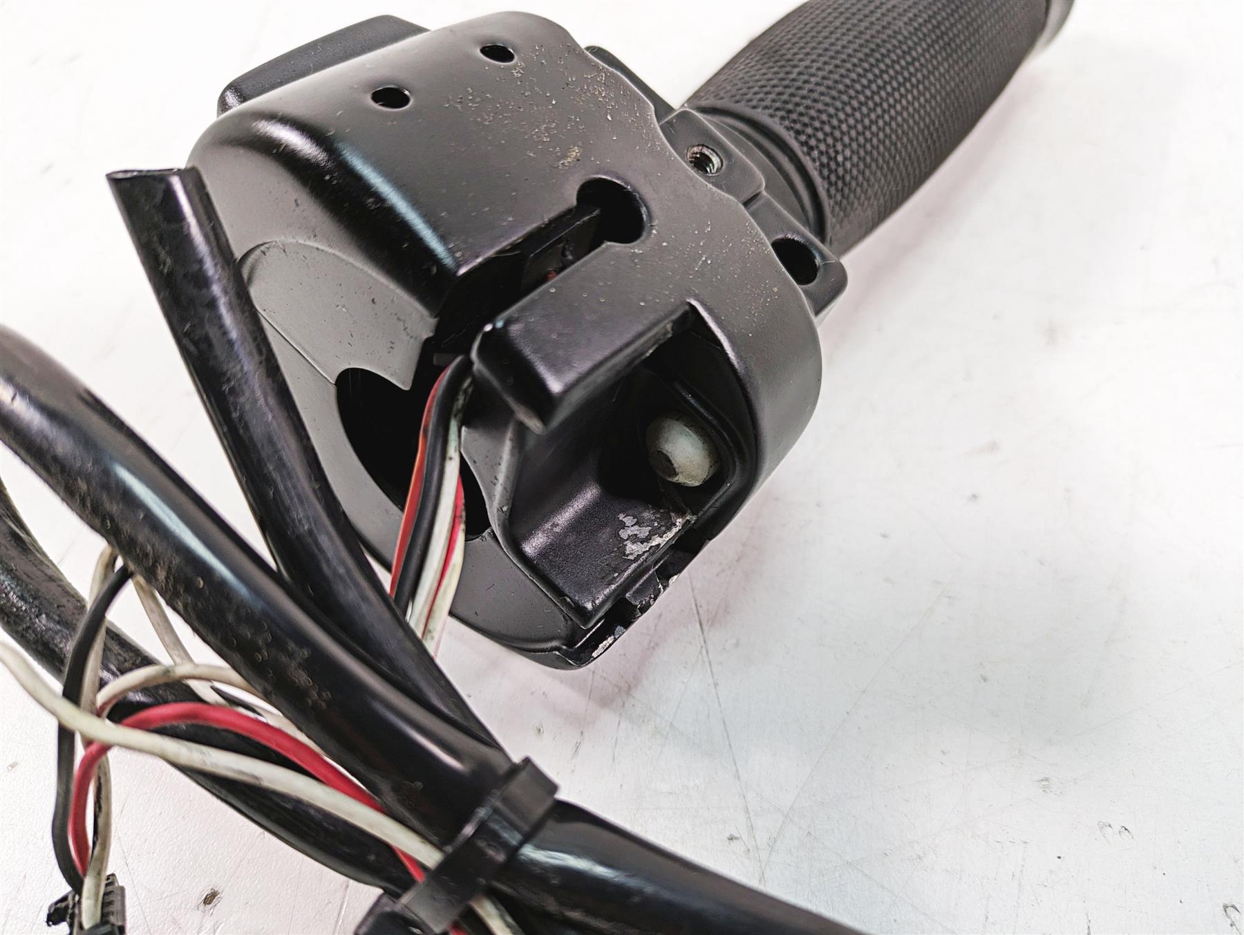 2020 Harley Softail FXBB Street Bob Right Hand Control Switch - Read 71500462 {{ shop.shopifyCountryName }} - Mototech271