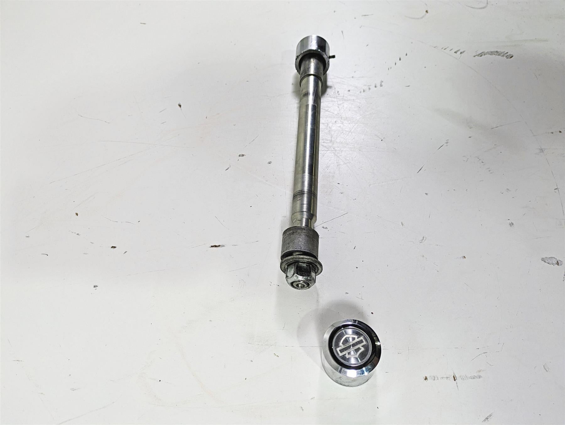 2008 Harley Touring FLHTCU E-Glide 105TH Front Axle Wheel Spindle 1" 41547-07A {{ shop.shopifyCountryName }} - Mototech271