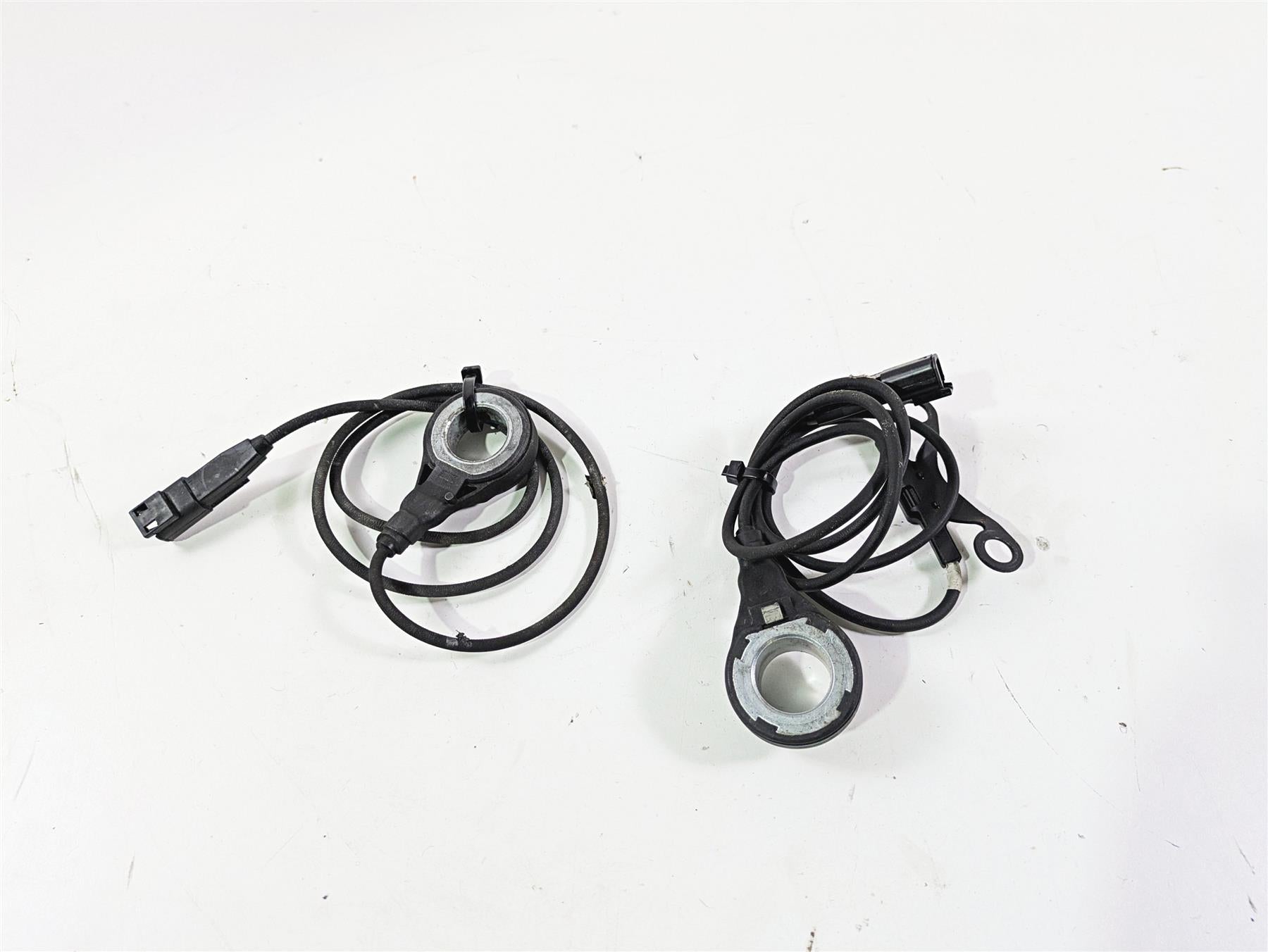 2015 Harley FXDF Dyna Fat Bob Front Rear Abs Brake Wheel Speed Sensors 40682-12 {{ shop.shopifyCountryName }} - Mototech271