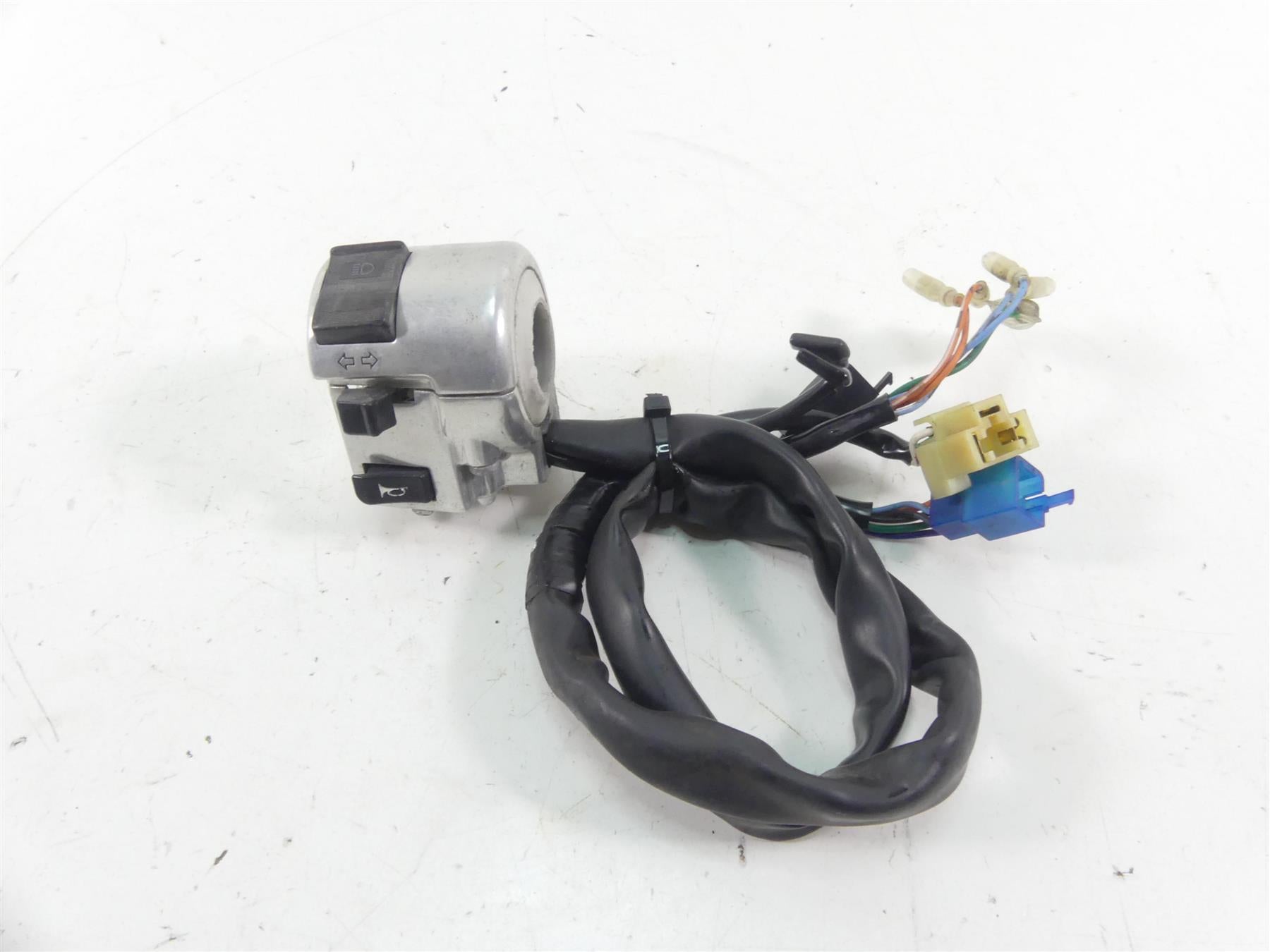 2003 Honda VTX1800 C Left Hand Turn Signal Control Switch 35020-MCH-000 {{ shop.shopifyCountryName }} - Mototech271
