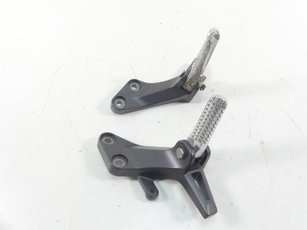 2022 Yamaha MT09 FZ09 Rear Passenger Footpeg Set - Read B7N-2741L-00-00 {{ shop.shopifyCountryName }} - Mototech271