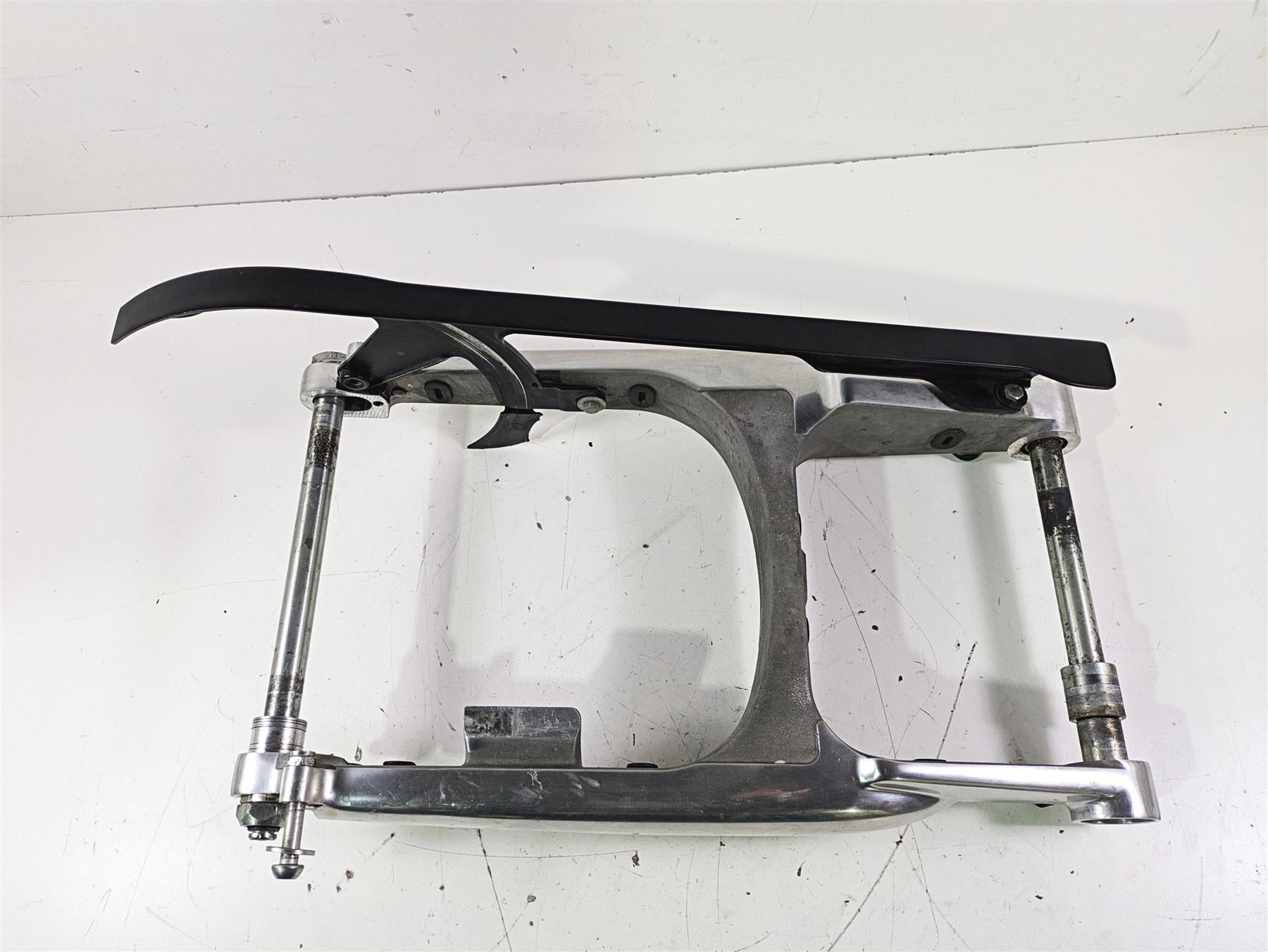 2012 Harley VRSCF Muscle V Rod Swingarm Swing Arm & Guards 48606-07A {{ shop.shopifyCountryName }} - Mototech271
