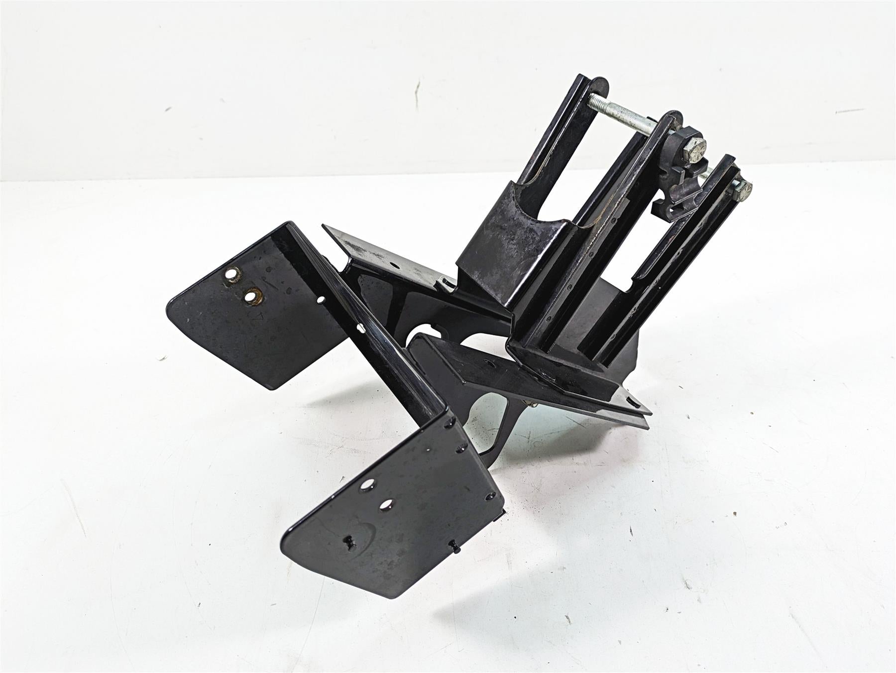 2011 Harley Touring FLTRU Road Glide Front Fairing Mount Holder Bracket 58530-10 {{ shop.shopifyCountryName }} - Mototech271