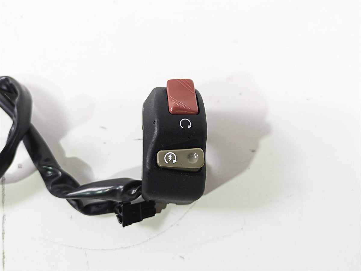 2022 Kawasaki ZR900RS Cafe Right Hand Start Stop Control Switch 46091-0508 {{ shop.shopifyCountryName }} - Mototech271