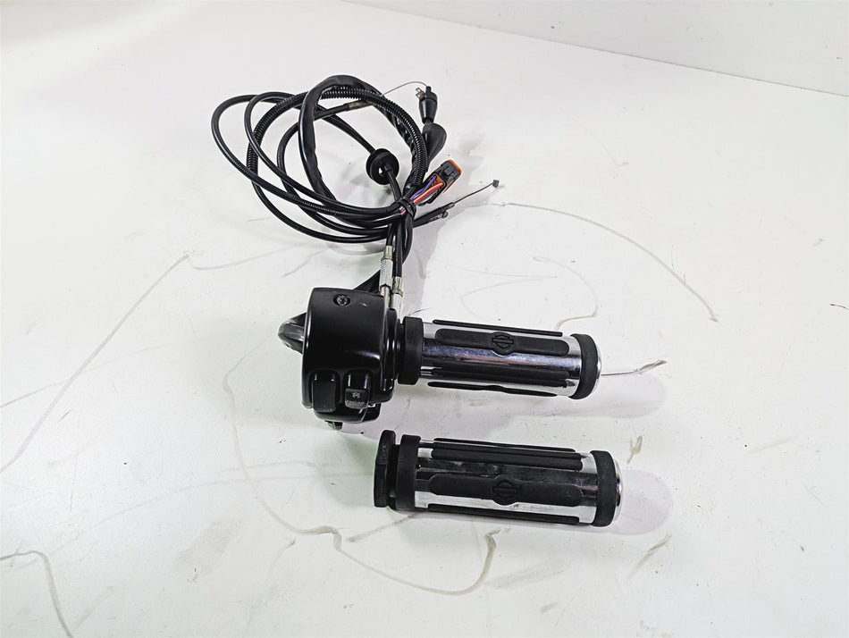 1999 Harley Touring FLHTCUI E-Glide Right Hand Control Switch Cruise 71684-06A {{ shop.shopifyCountryName }} - Mototech271
