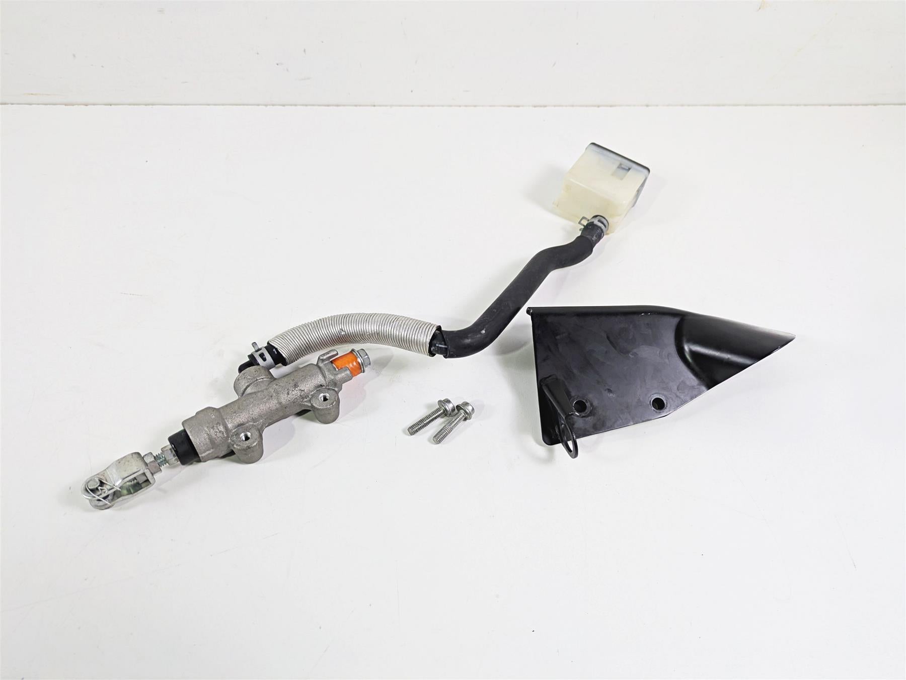 2019 Suzuki M109R VZR1800 Boulevard Rear Brake Master Cylinder 14mm 69600-48G00 {{ shop.shopifyCountryName }} - Mototech271