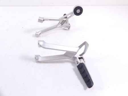 2016 BMW R1200R K53 Passenger Footpeg Foot Peg Set 46718540798 46718540799 {{ shop.shopifyCountryName }} - Mototech271