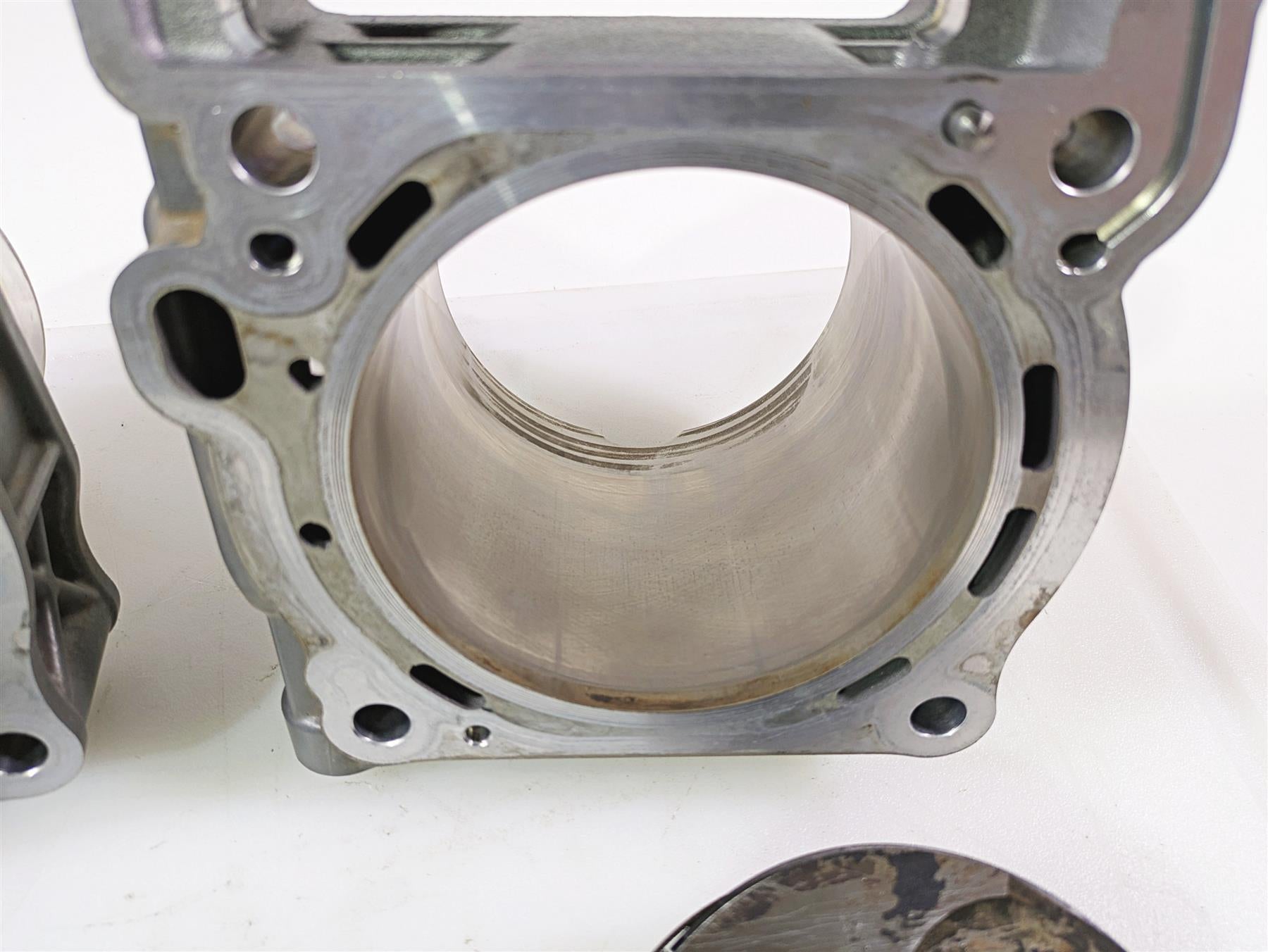 2020 KTM 1290 Super Adventure R Cylinder Jug Piston Set 6173003810024 {{ shop.shopifyCountryName }} - Mototech271