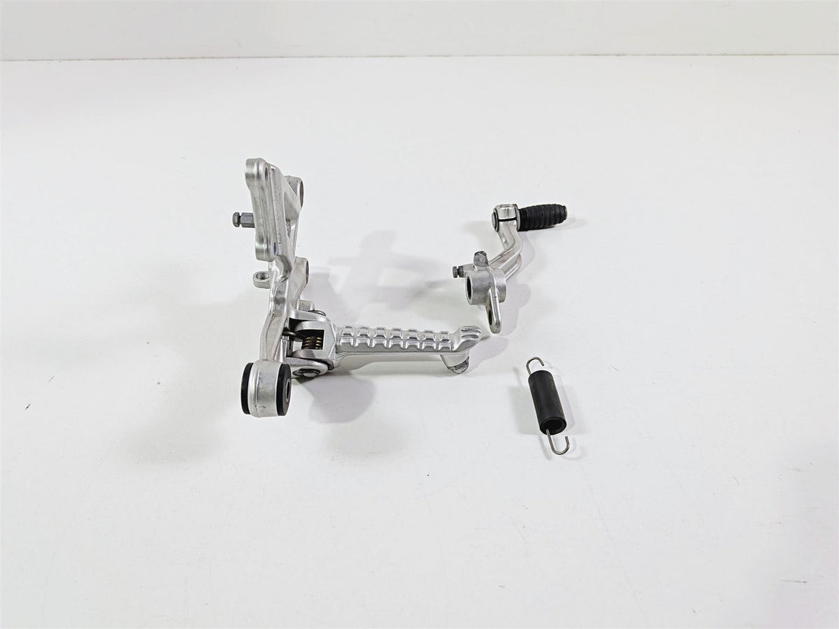 2016 Aprilia RSV 1100 Tuono V4 Factory Front Right Foot Peg & Brake Pedal 897828 {{ shop.shopifyCountryName }} - Mototech271