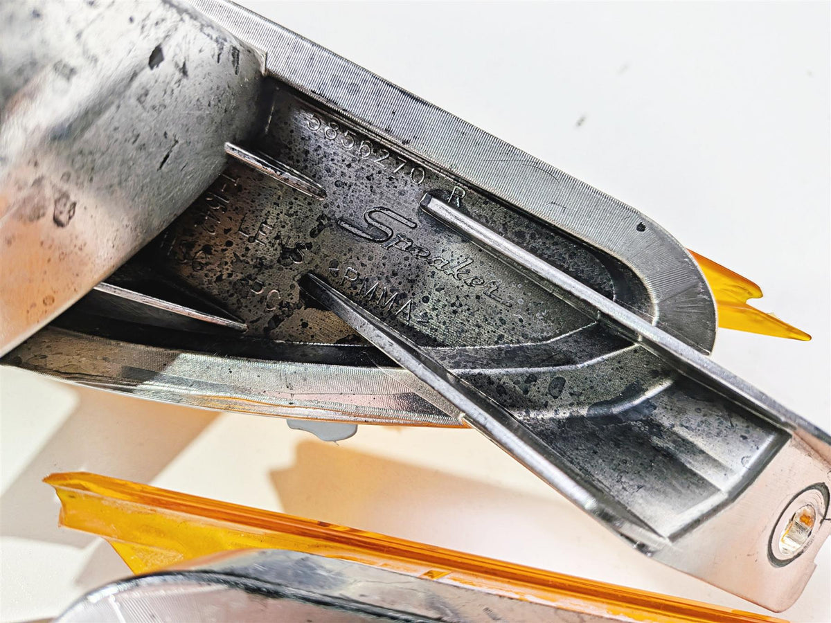 2013 Victory Vision Tour Front Blinker Turn Signal Set -Read 2410974 2410973 {{ shop.shopifyCountryName }} - Mototech271