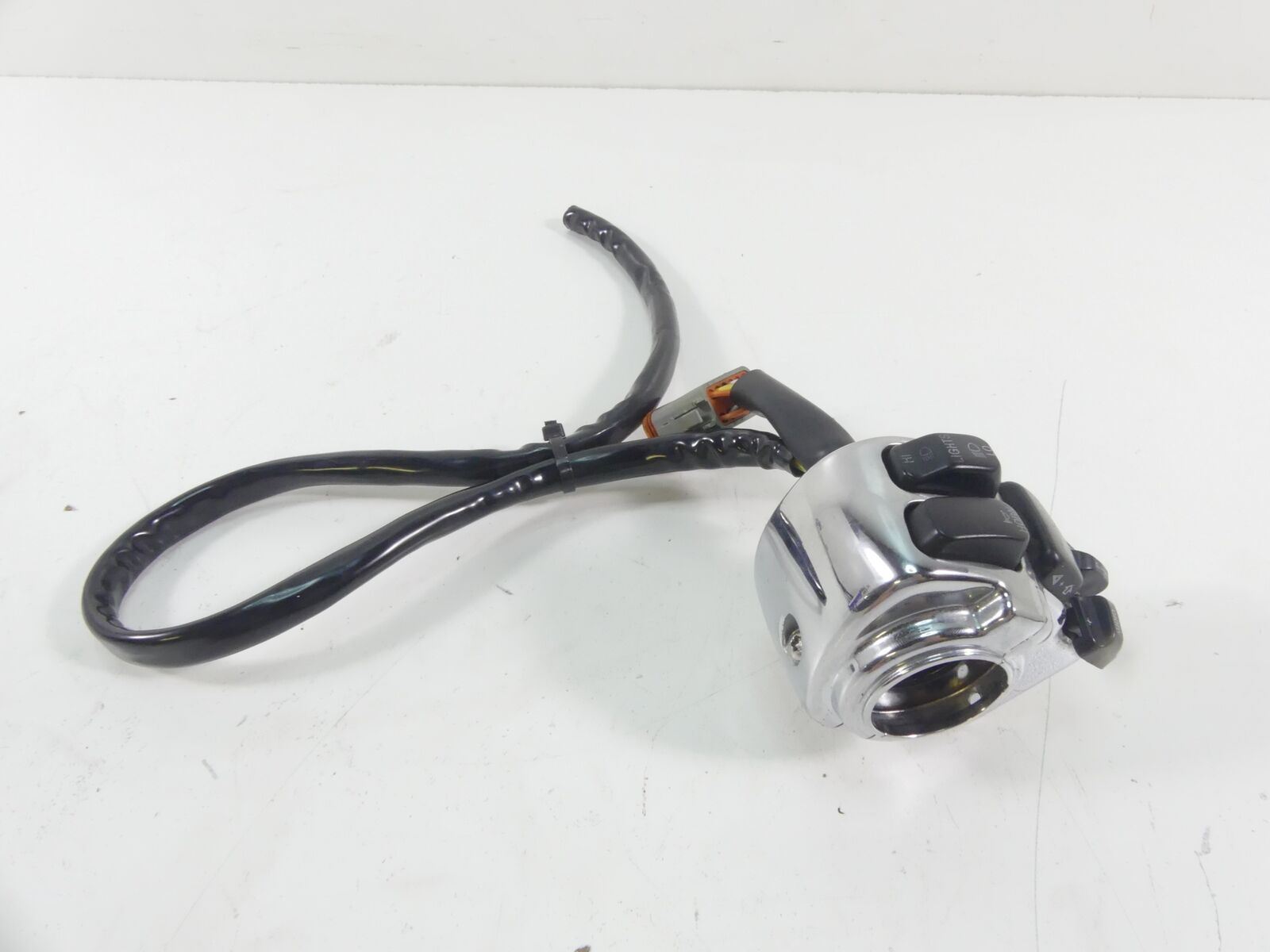 2006 Harley Touring FLHCU SE CVO Left Control Switch Blinker Audio -Read 71597-9 {{ shop.shopifyCountryName }} - Mototech271
