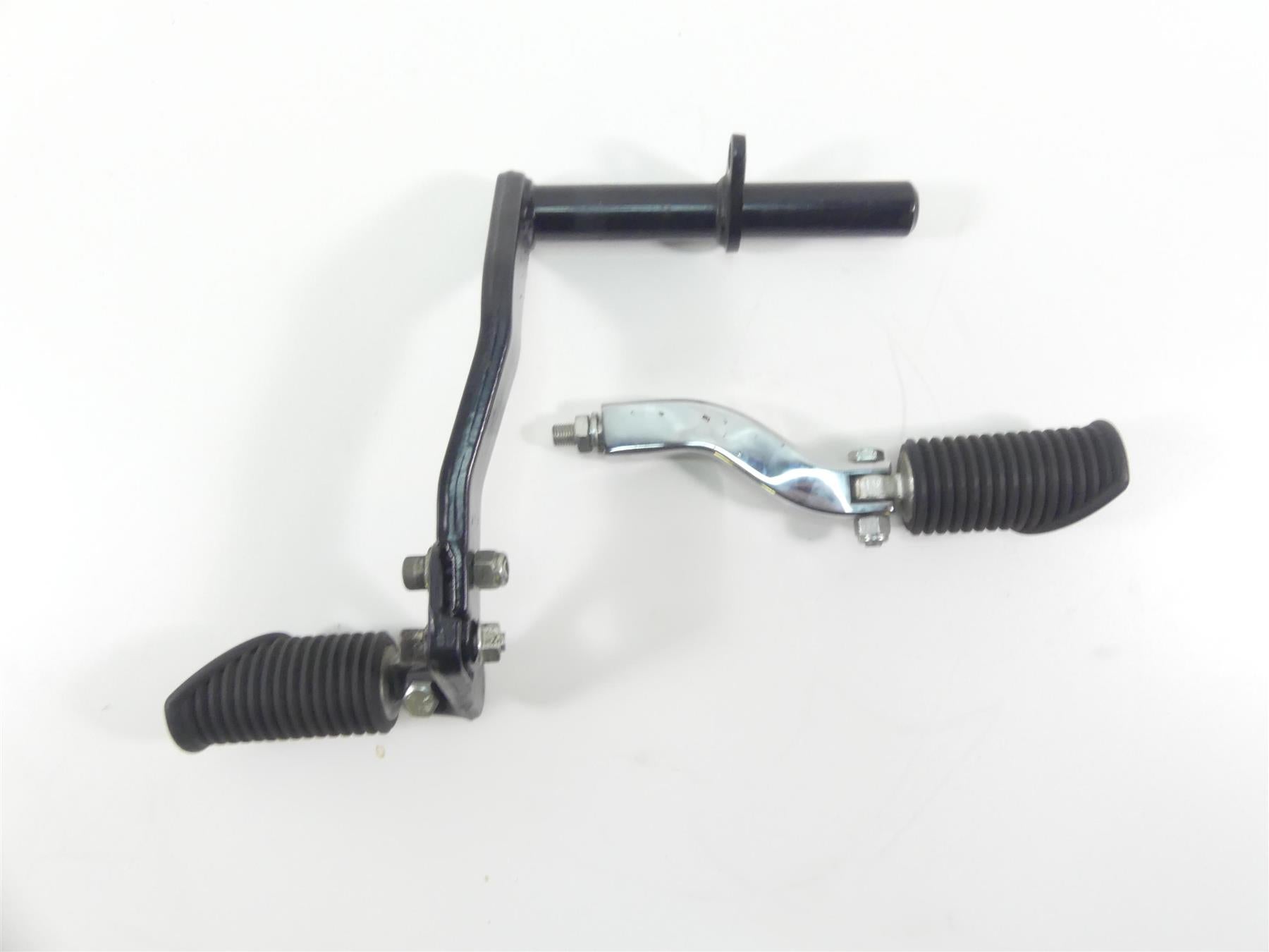 1999 Harley Dyna FXDL Low Rider Rear Passenger Foot Peg Rest Set 52740-94A {{ shop.shopifyCountryName }} - Mototech271