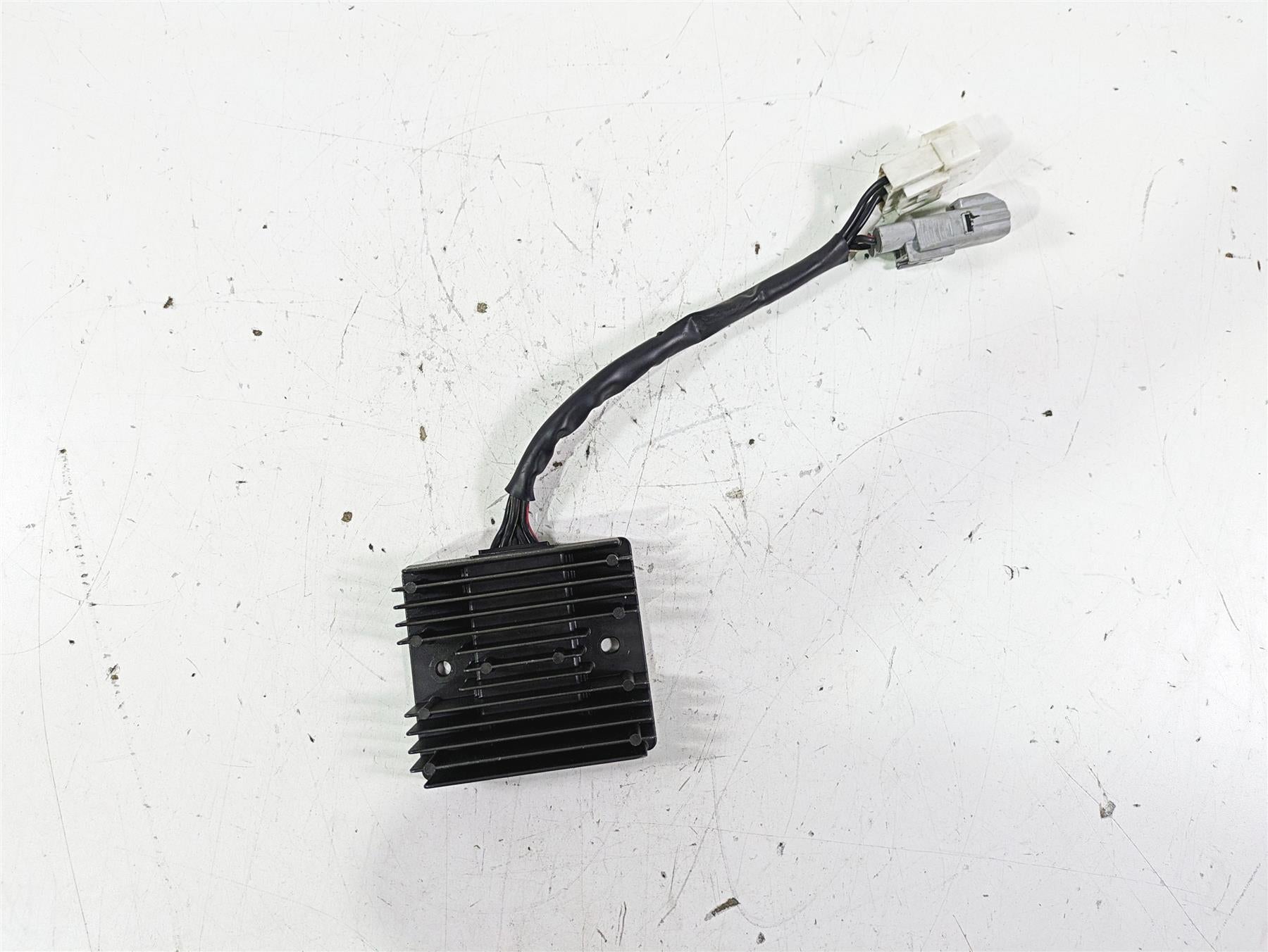 2018 Suzuki GSX1300 R Hayabusa Rectifier Voltage Regulator SH820AE 32800-10G40 {{ shop.shopifyCountryName }} - Mototech271