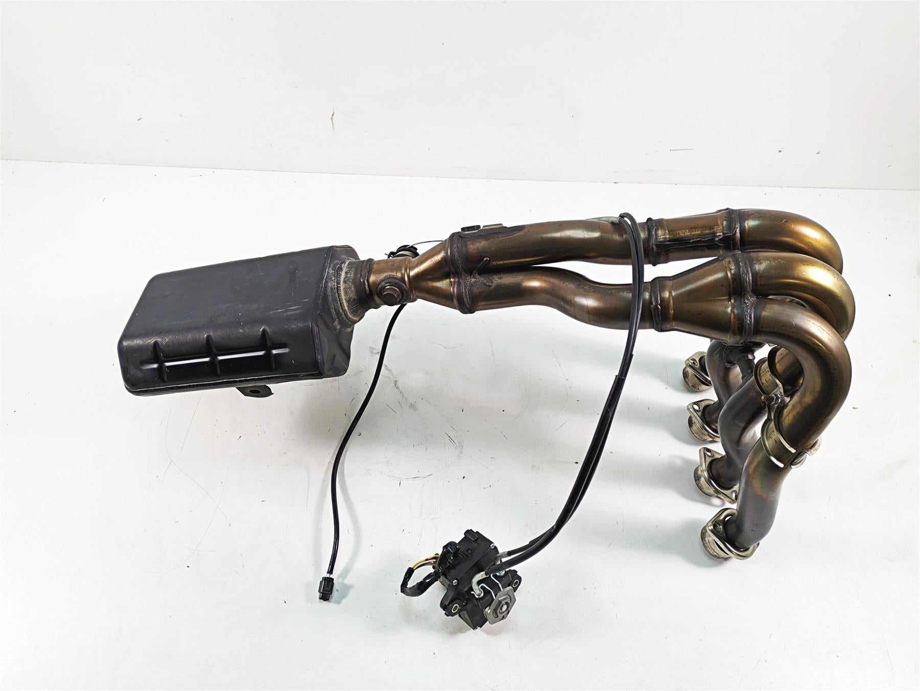 2022 Suzuki GSXR 750 Exhaust Header Manifold & Servo Motor 14100-15J00 {{ shop.shopifyCountryName }} - Mototech271