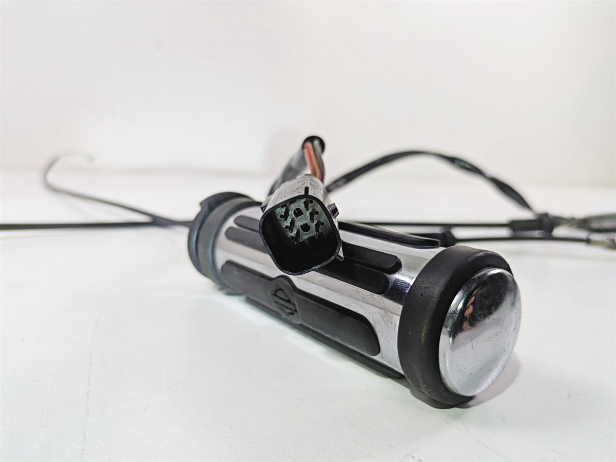 2007 Harley Sportster XL1200 C Right Hand Control Switch Grip Set 71684-06A {{ shop.shopifyCountryName }} - Mototech271