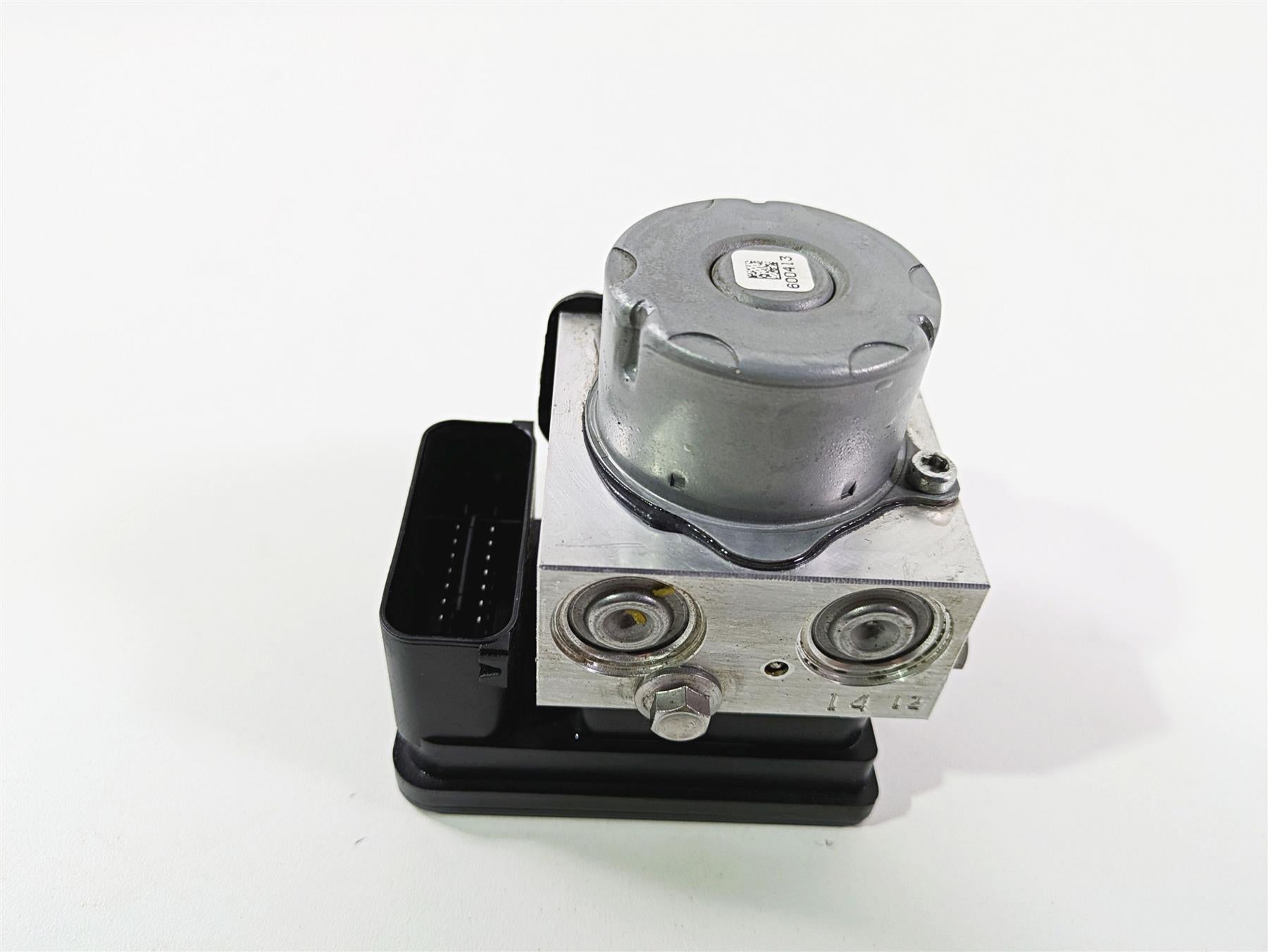 2024 Triumph Tiger 900 GT Abs Brake Pump Unit Module T2029921 T2029920 {{ shop.shopifyCountryName }} - Mototech271