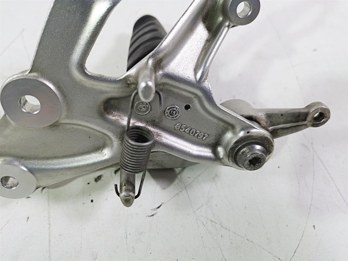 2016 BMW R1200RS K54 Right Rider Footpeg & Brake Pedal 46718540797 {{ shop.shopifyCountryName }} - Mototech271