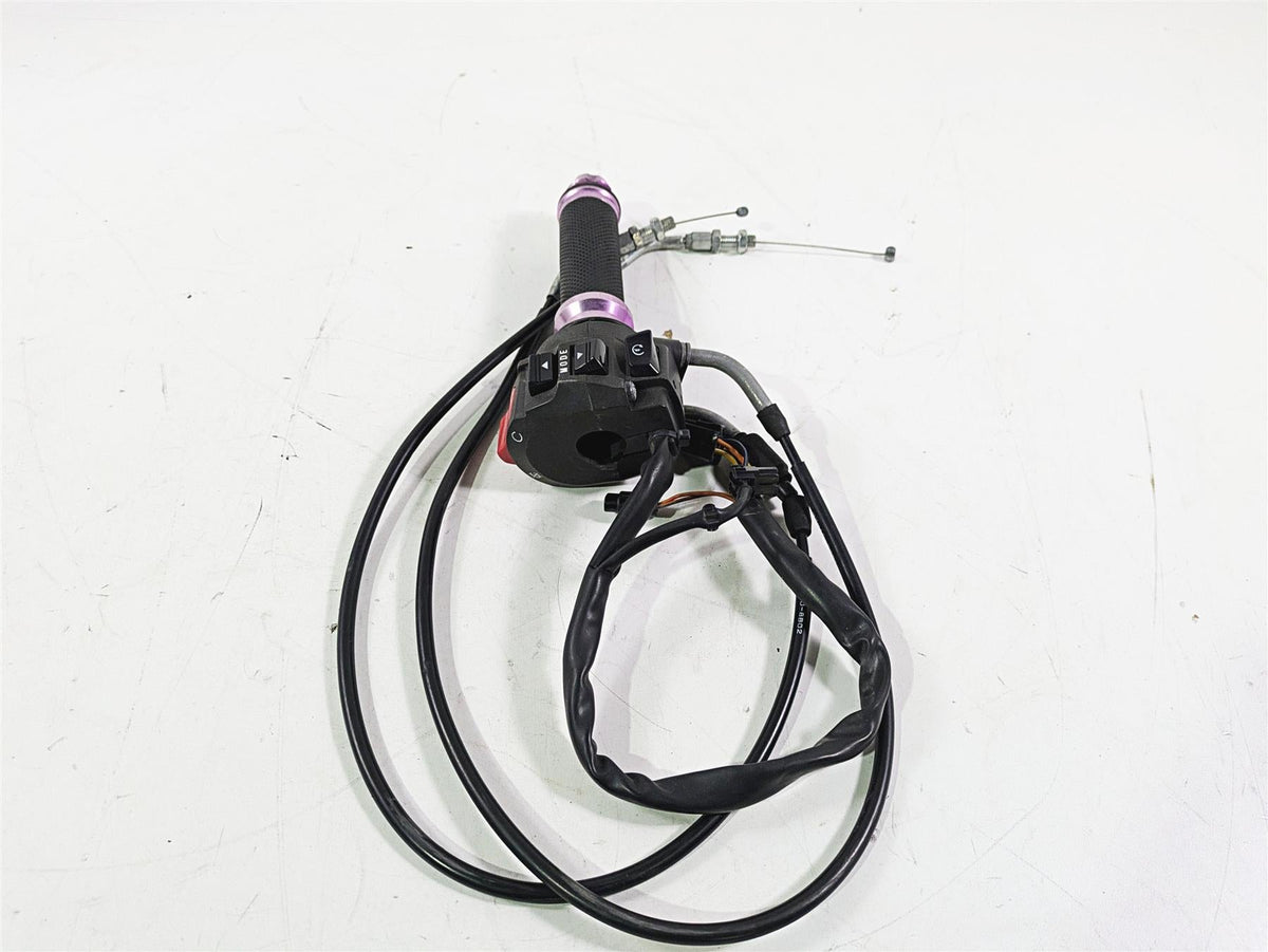 2008 Suzuki GSXR600 Right Hand Start Kill Throttle Control Switch 37200-21H01 {{ shop.shopifyCountryName }} - Mototech271