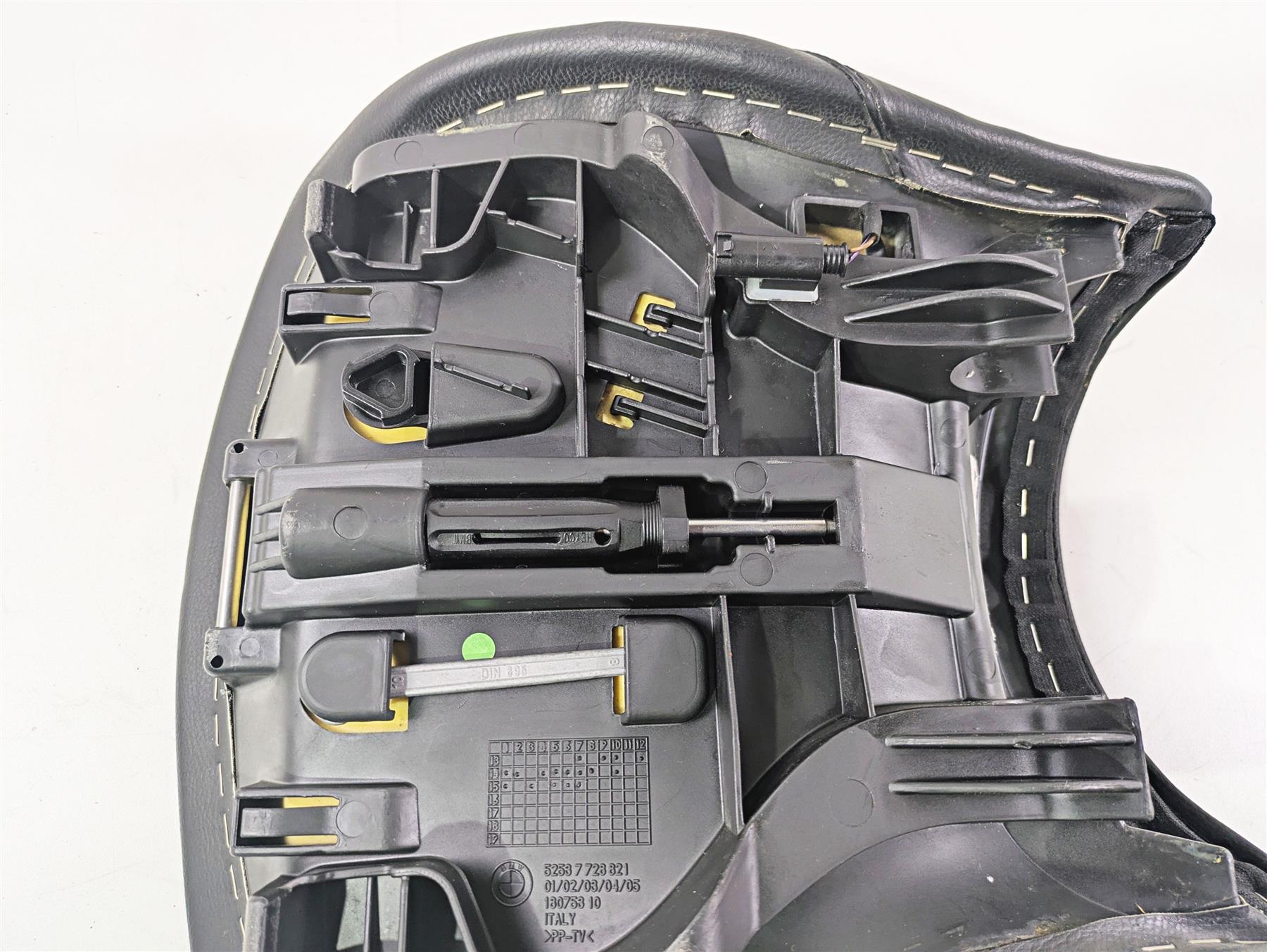2016 BMW R1200RT K52 Front Heated Seat Saddle 52538544784 {{ shop.shopifyCountryName }} - Mototech271