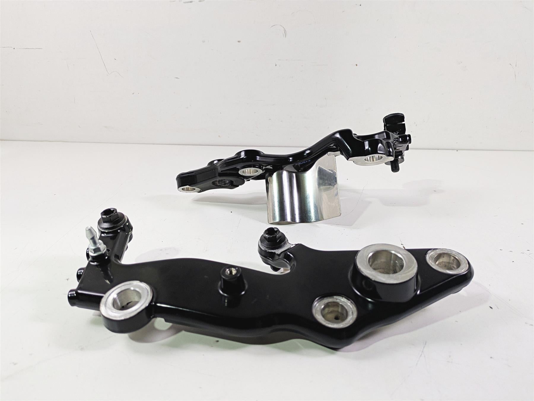 2024 Harley Sportster RH975 S Left Right Frame Mount Brackets 47200746 47200747 {{ shop.shopifyCountryName }} - Mototech271
