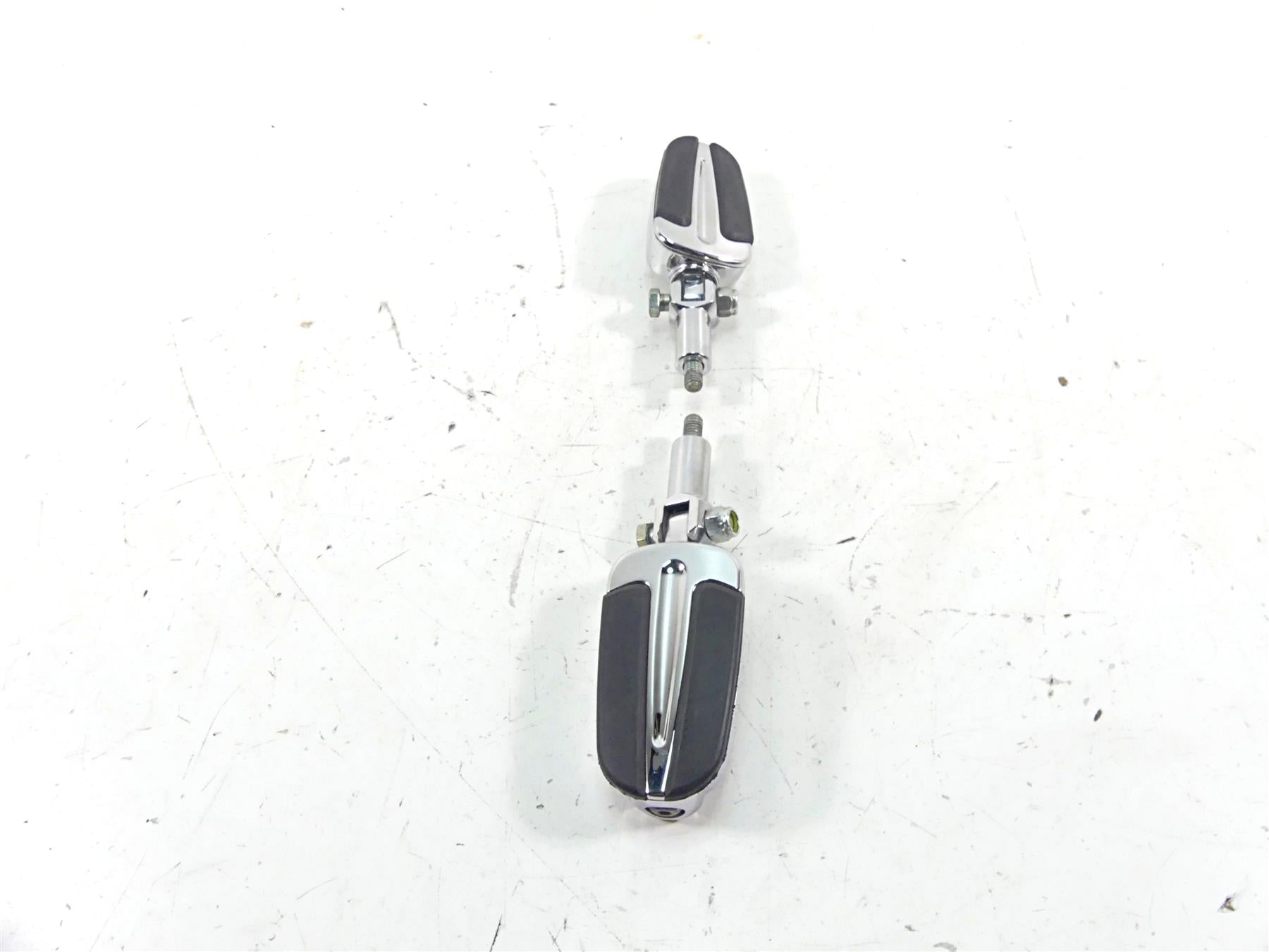 2006 Harley Softail FXSTSI Springer Rear Slipstream Footpeg Set 50942-00 {{ shop.shopifyCountryName }} - Mototech271
