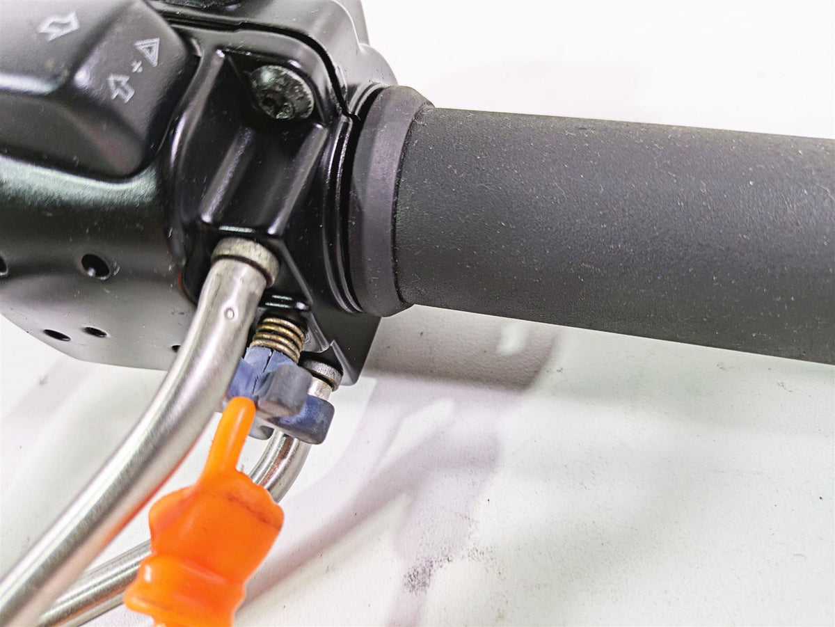 2009 Harley XR1200 Sportster Right Hand Control Switch Throttle -Read 71684-06A {{ shop.shopifyCountryName }} - Mototech271