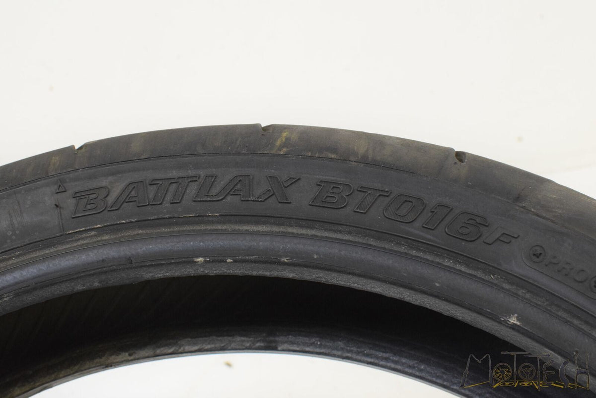 USED Front Tire BRIDGESTONE Hyperstport Battlax BT016 F 120/70-17 DOT5016 003027 {{ shop.shopifyCountryName }} - Mototech271