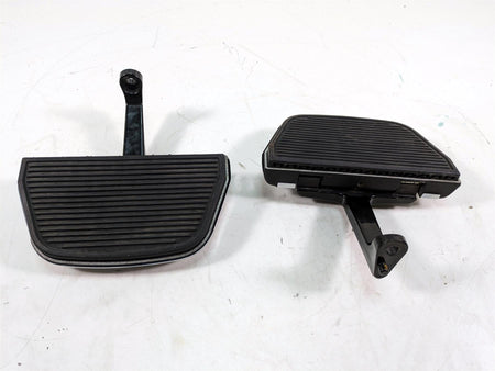 2006 Harley Touring FLHTCUI Electra Glide Passenger Floor Board Set 52719-93B {{ shop.shopifyCountryName }} - Mototech271