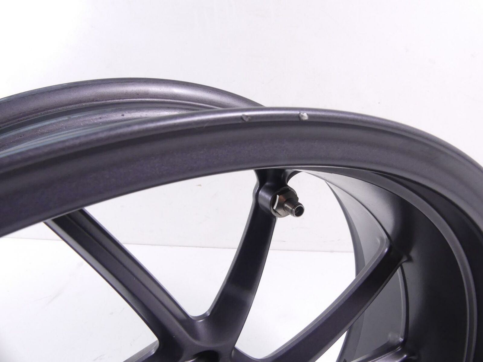 2016 BMW R1200R K53 Straight Rear Wheel Rim 17x5.5 36318556340 {{ shop.shopifyCountryName }} - Mototech271