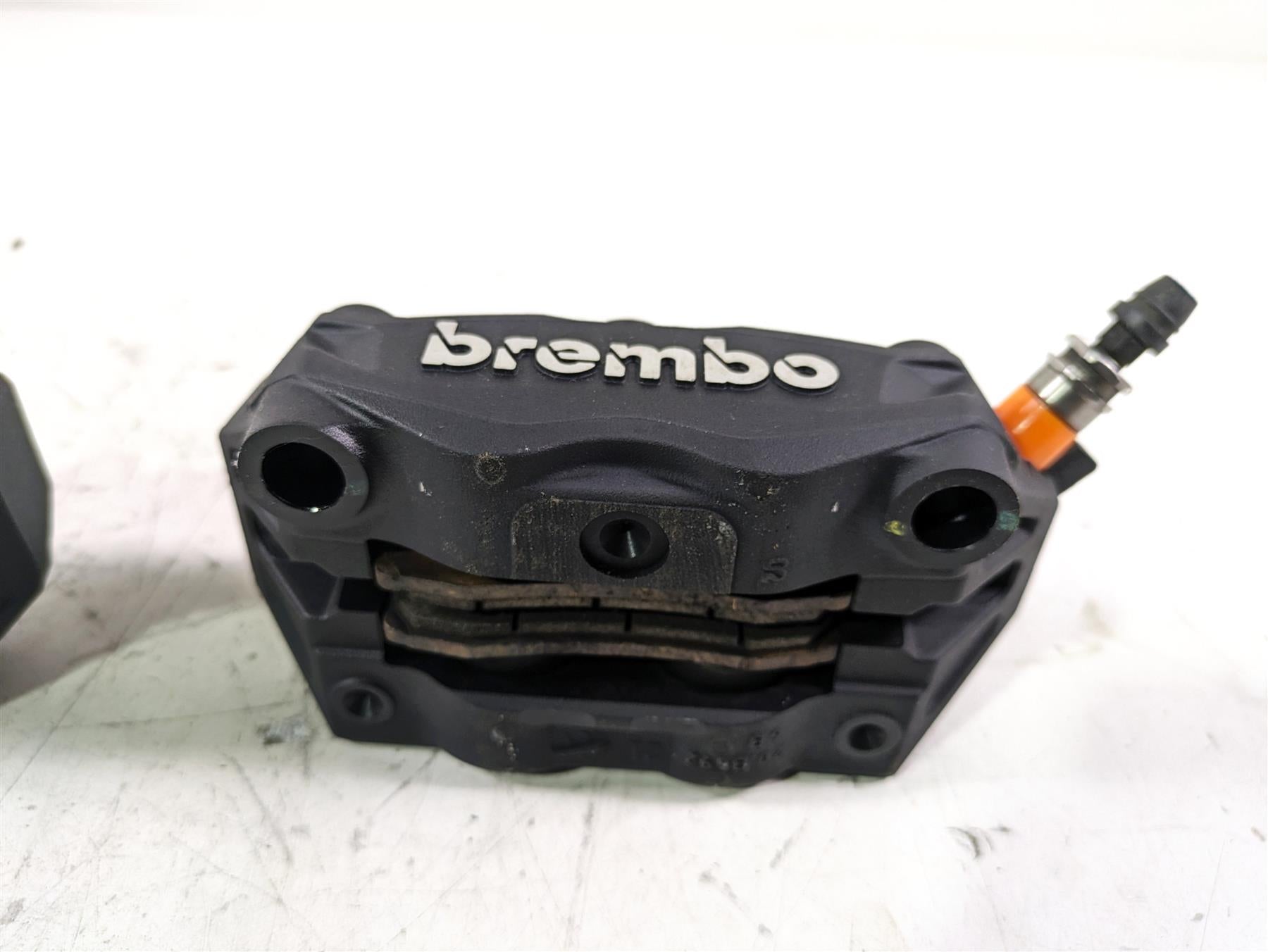2022 BMW R1250 RT K052 Brembo Front Brake Caliper Set 34118556206 34118556205 {{ shop.shopifyCountryName }} - Mototech271