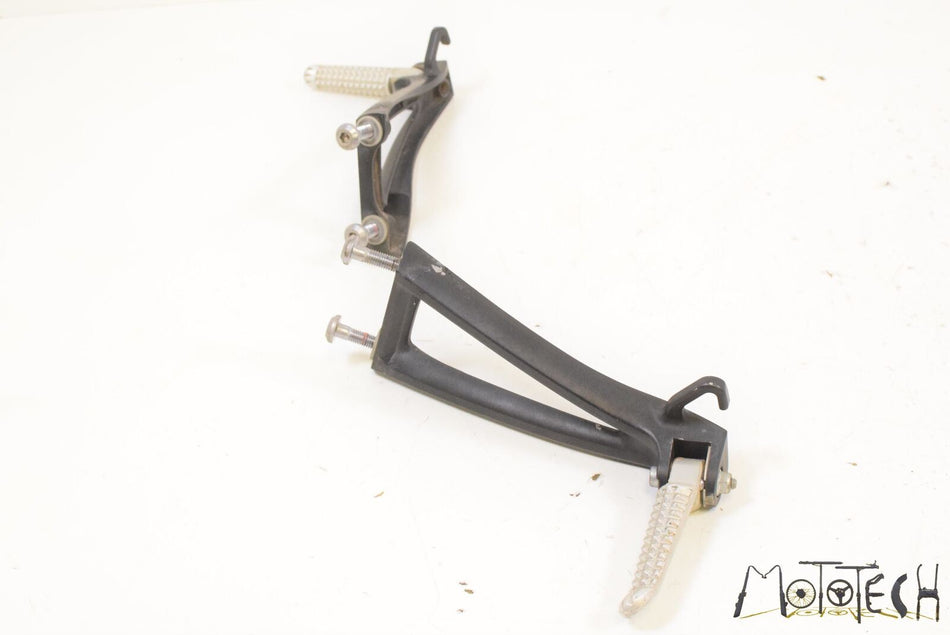 2012 Yamaha YZFR6 YZF R6 Rear Passenger Footpeg Foot Peg SET 2C0-2742L-10-00 {{ shop.shopifyCountryName }} - Mototech271