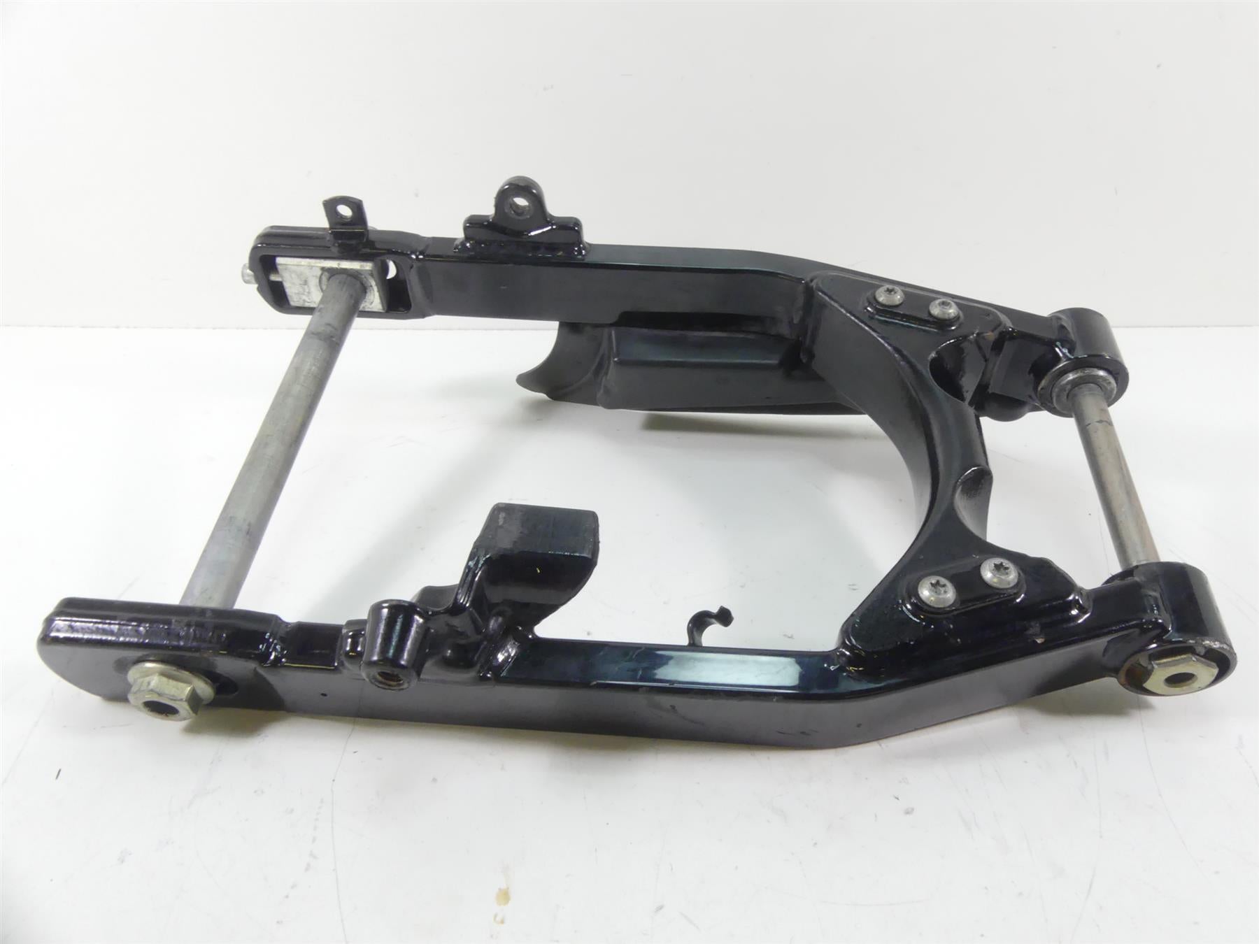 2016 Harley FXDLS Dyna Low Rider Rear Swingarm Swing Arm & 25mm Axle 47820-10